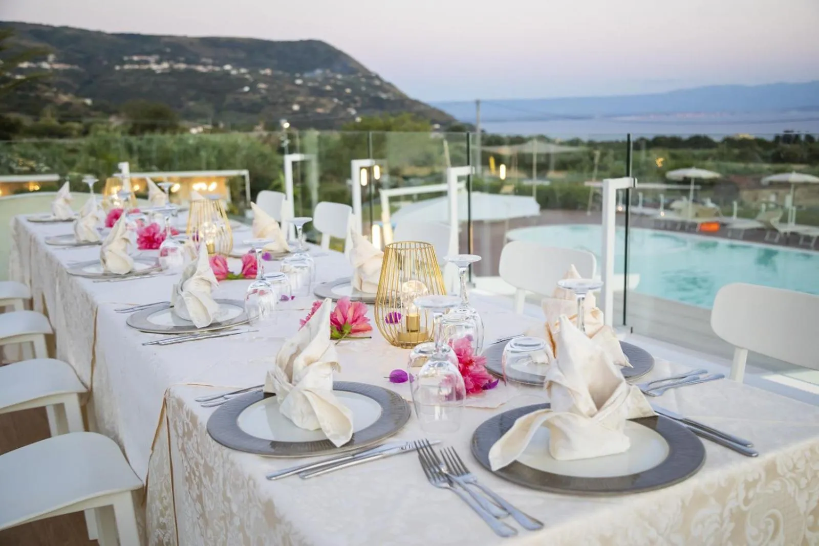 Restaurant/places to eat in LUZIA AGRIRESORT - Piscina Idromassaggio con Vista Mare Aperta fino alle ore 23-00