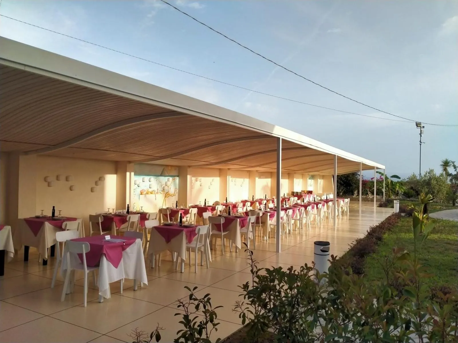 Restaurant/places to eat in LUZIA AGRIRESORT - Piscina Idromassaggio con Vista Mare Aperta fino alle ore 23-00