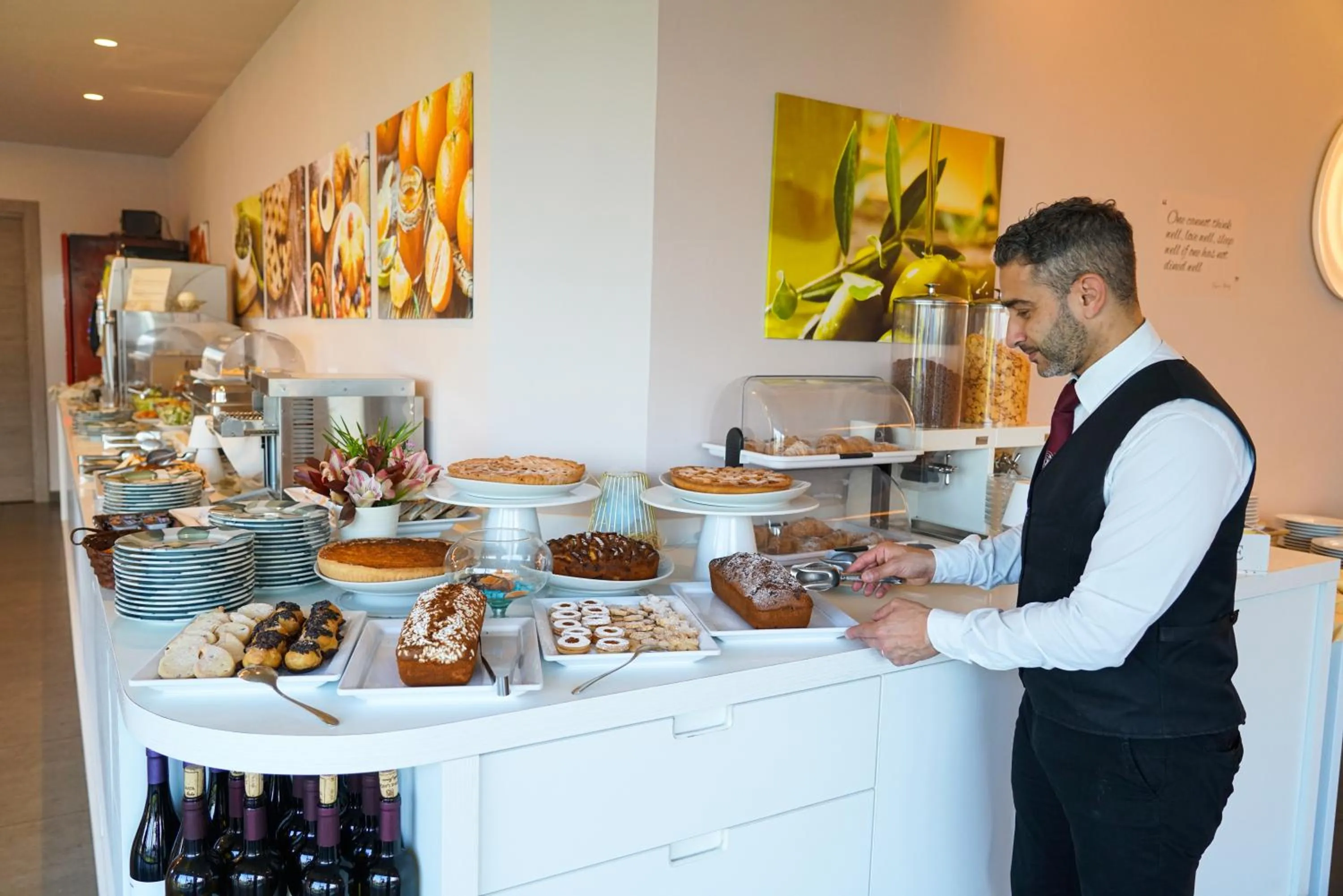Buffet breakfast in LUZIA AGRIRESORT - Piscina Idromassaggio con Vista Mare Aperta fino alle ore 23-00