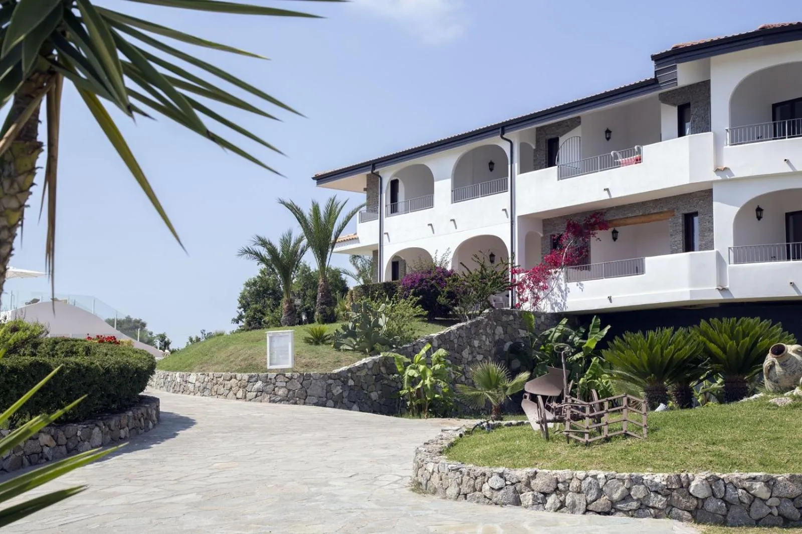 Property building in LUZIA AGRIRESORT - Piscina Idromassaggio con Vista Mare Aperta fino alle ore 23-00