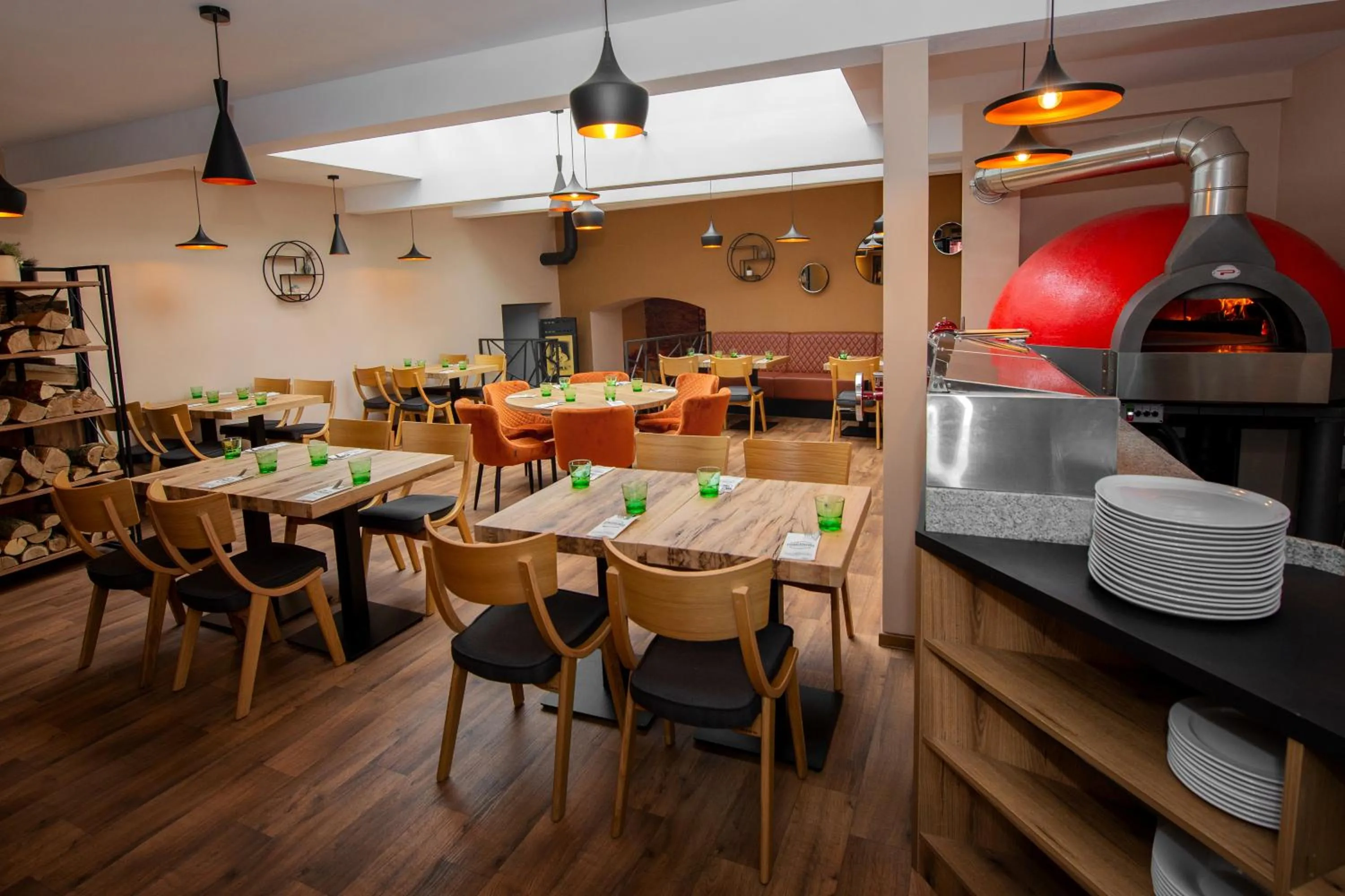 Restaurant/places to eat in Apartmany Pisek
