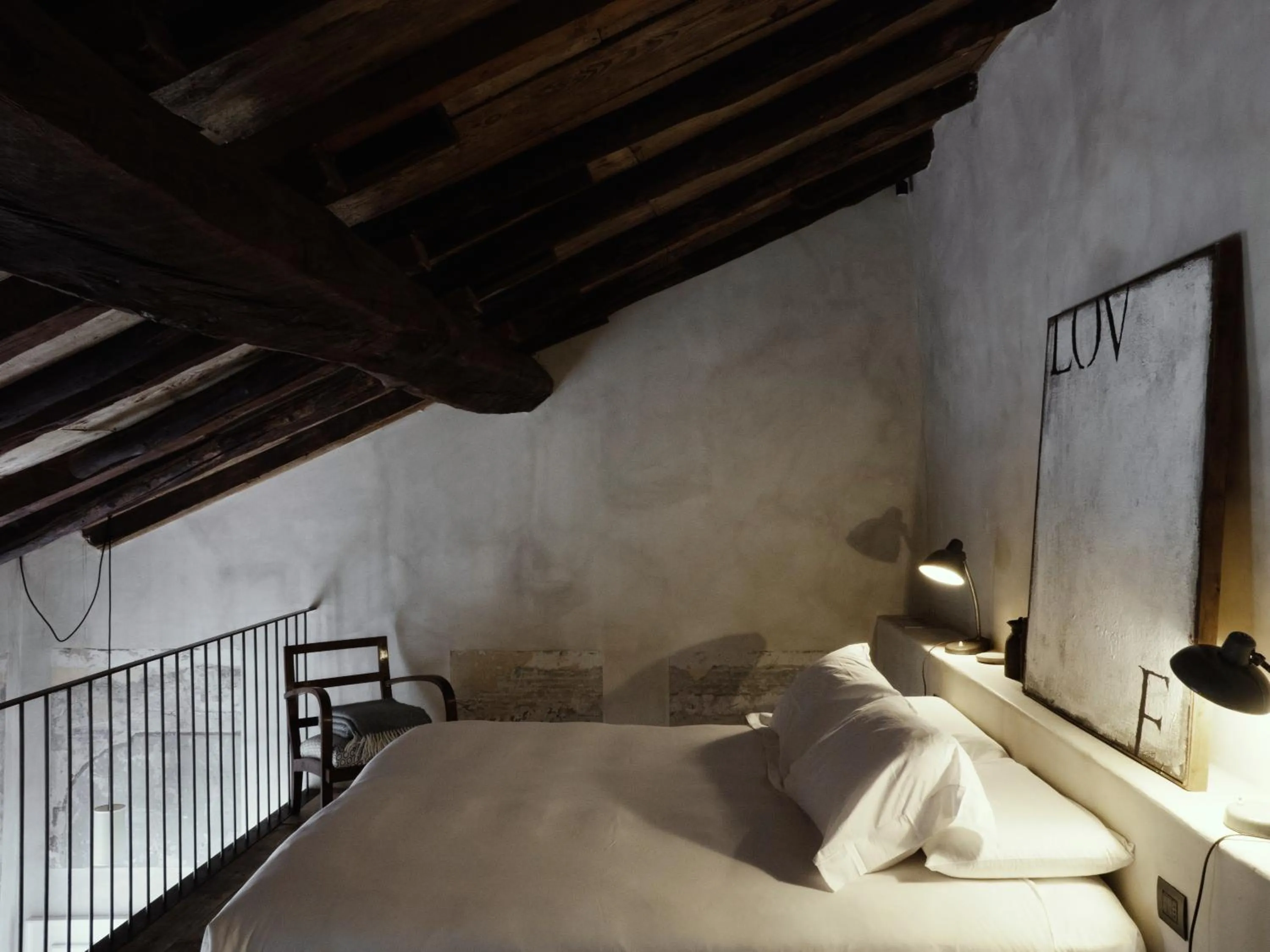 Bedroom, Bed in Palazzo Albricci Peregrini