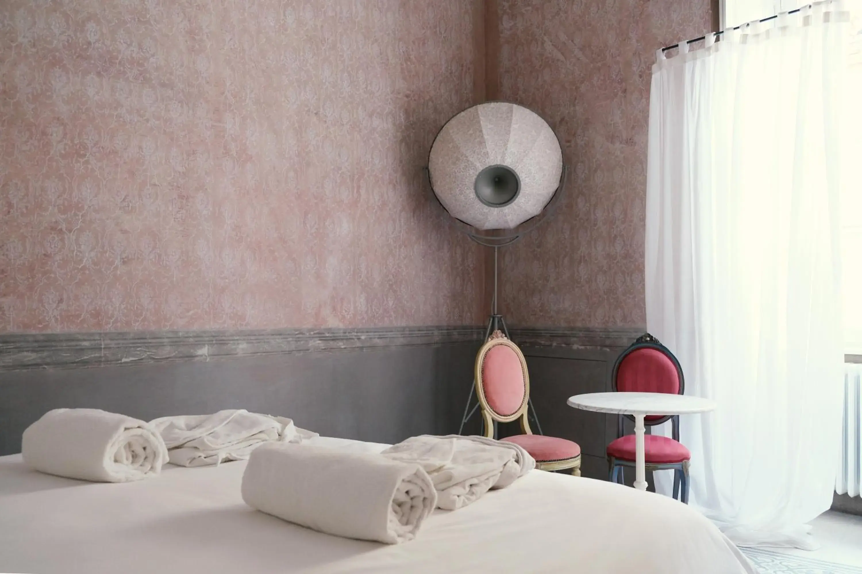 Deluxe Room in Palazzo Albricci Peregrini Deluxe Room in Palazzo Albricci Peregrini