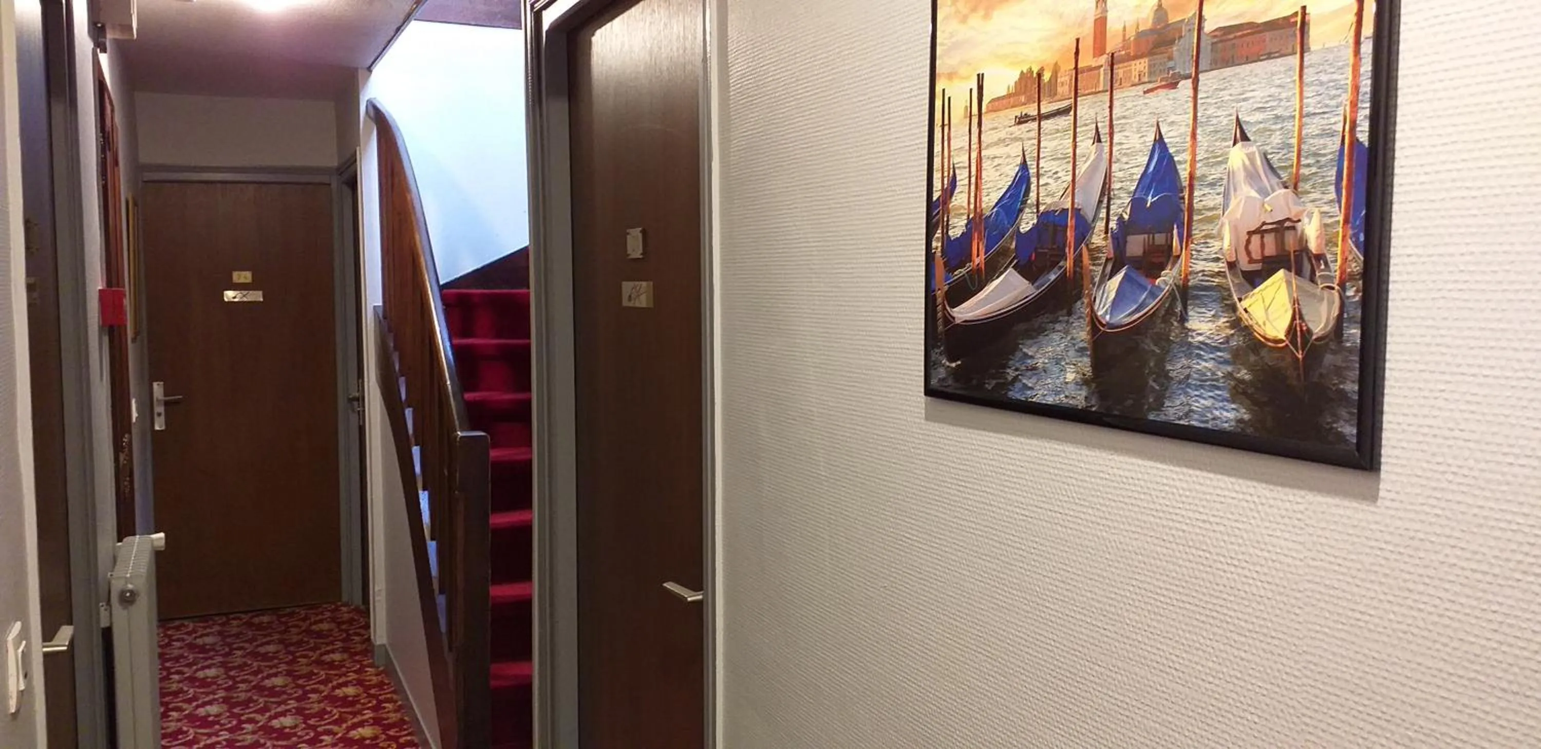 Property building in Hôtel Le Chantilly