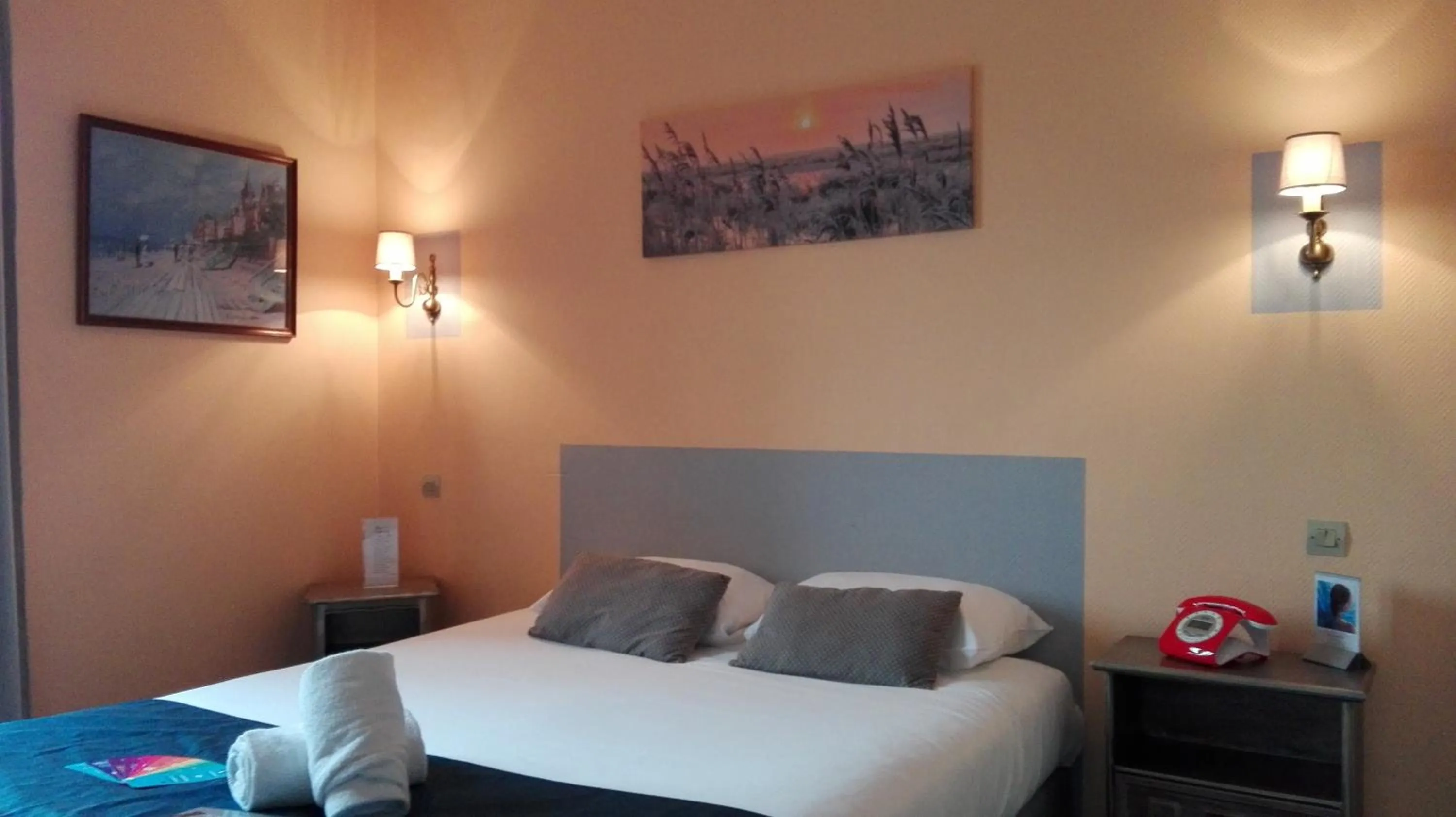 Decorative detail, Bed in Hôtel Le Chantilly