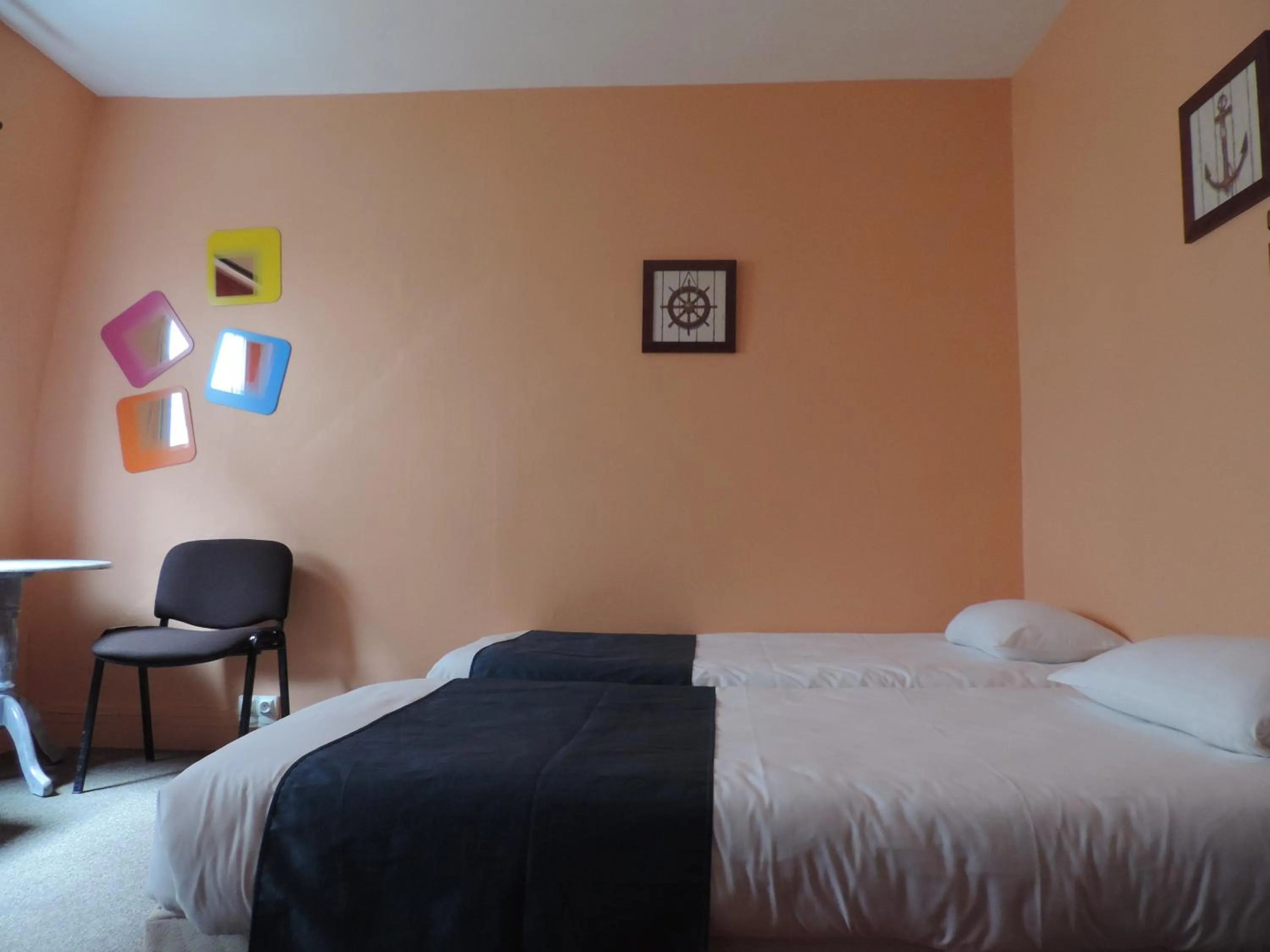 Photo of the whole room, Bed in Hôtel Le Chantilly
