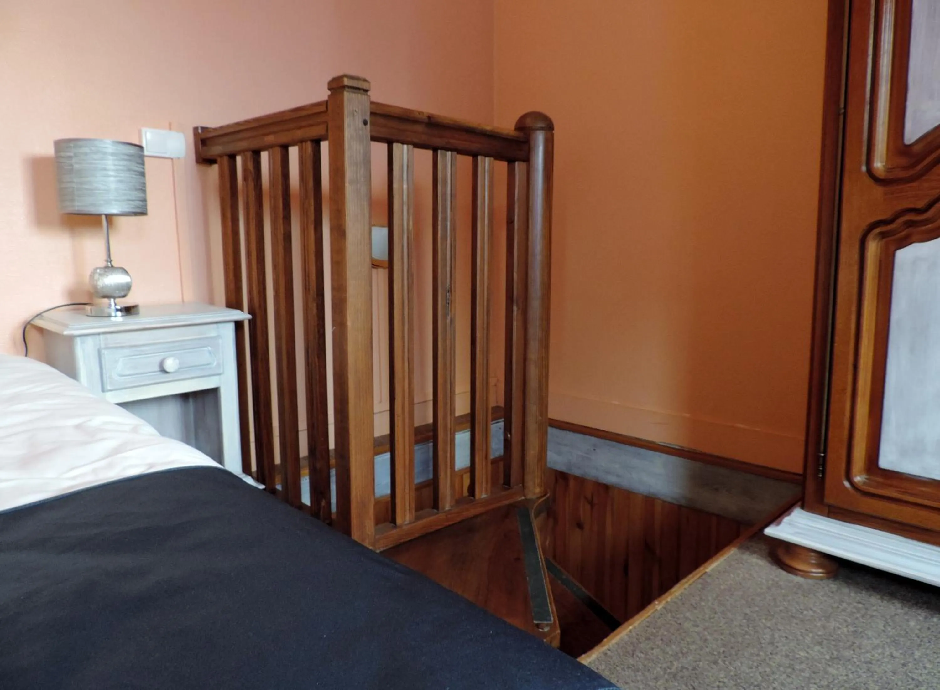 Bedroom, Bed in Hôtel Le Chantilly