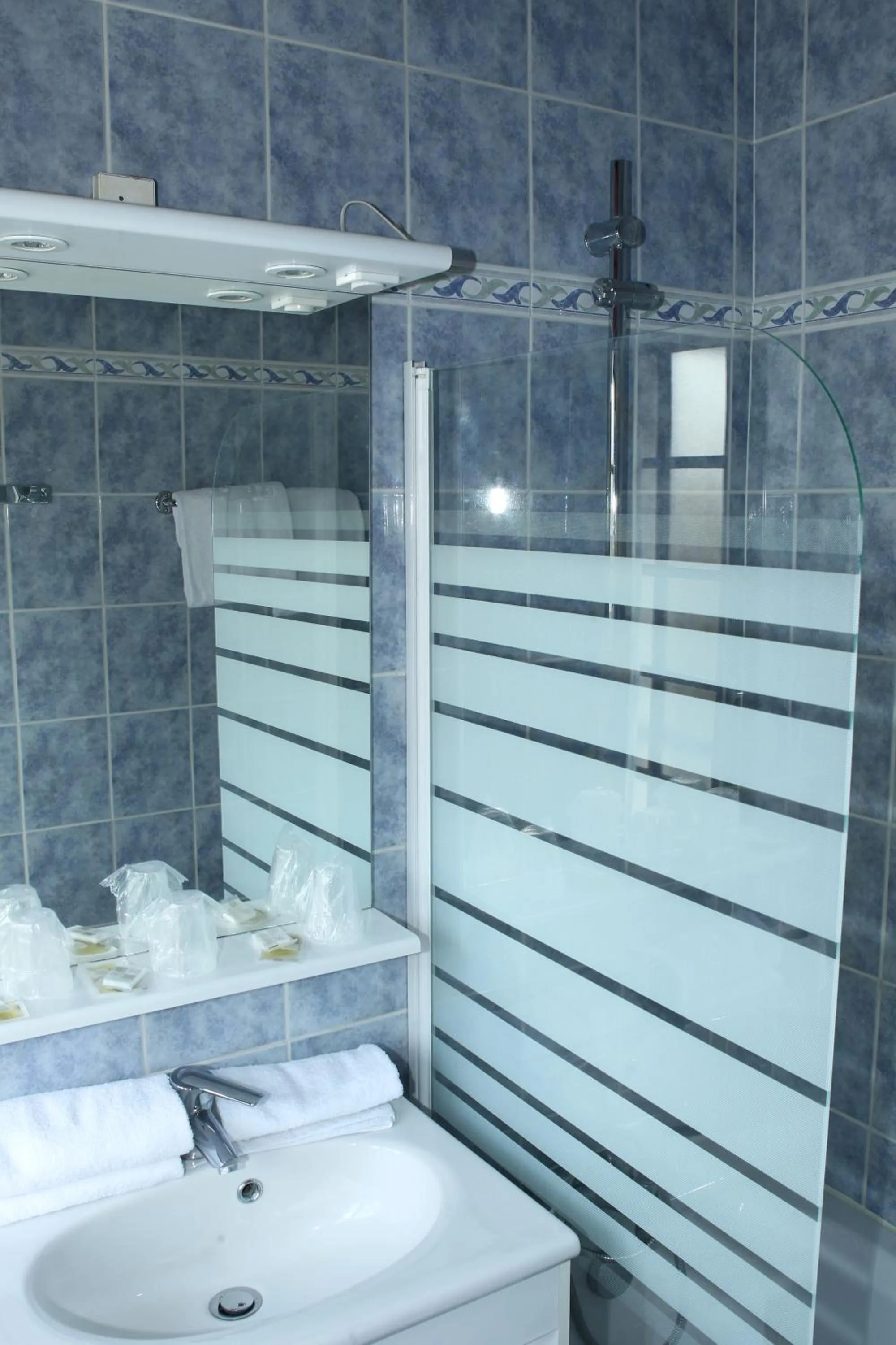 Bathroom in Hôtel Le Chantilly