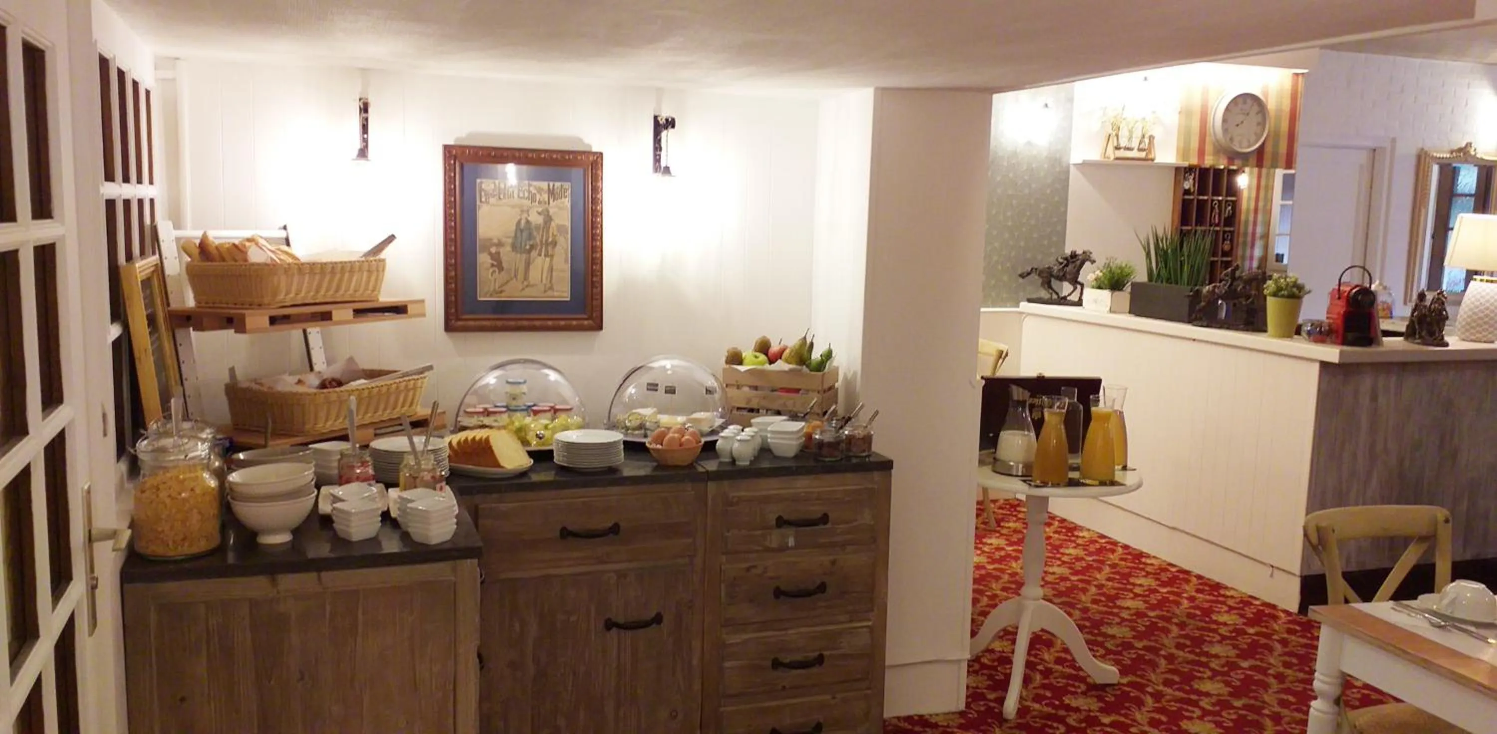 Buffet breakfast in Hôtel Le Chantilly