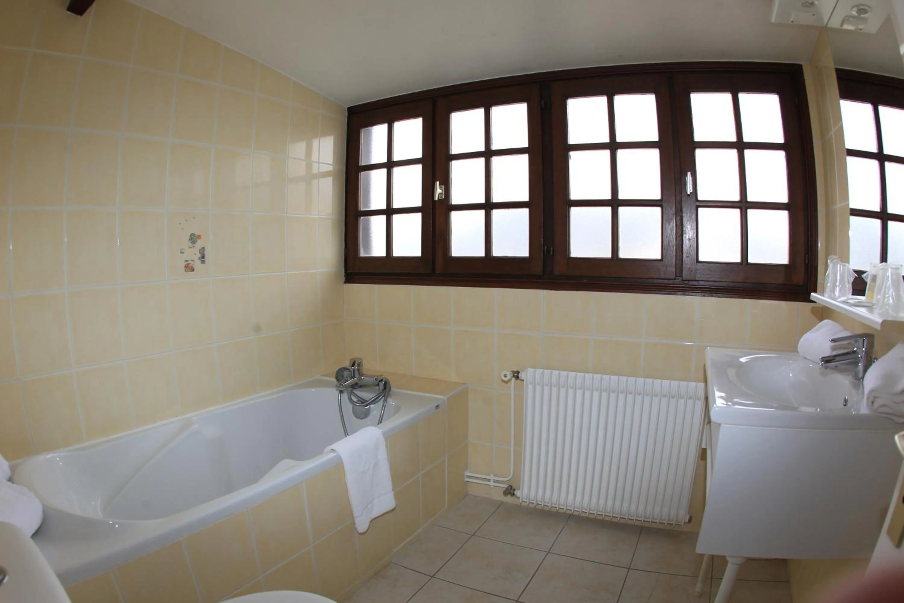 Bathroom in Hôtel Le Chantilly