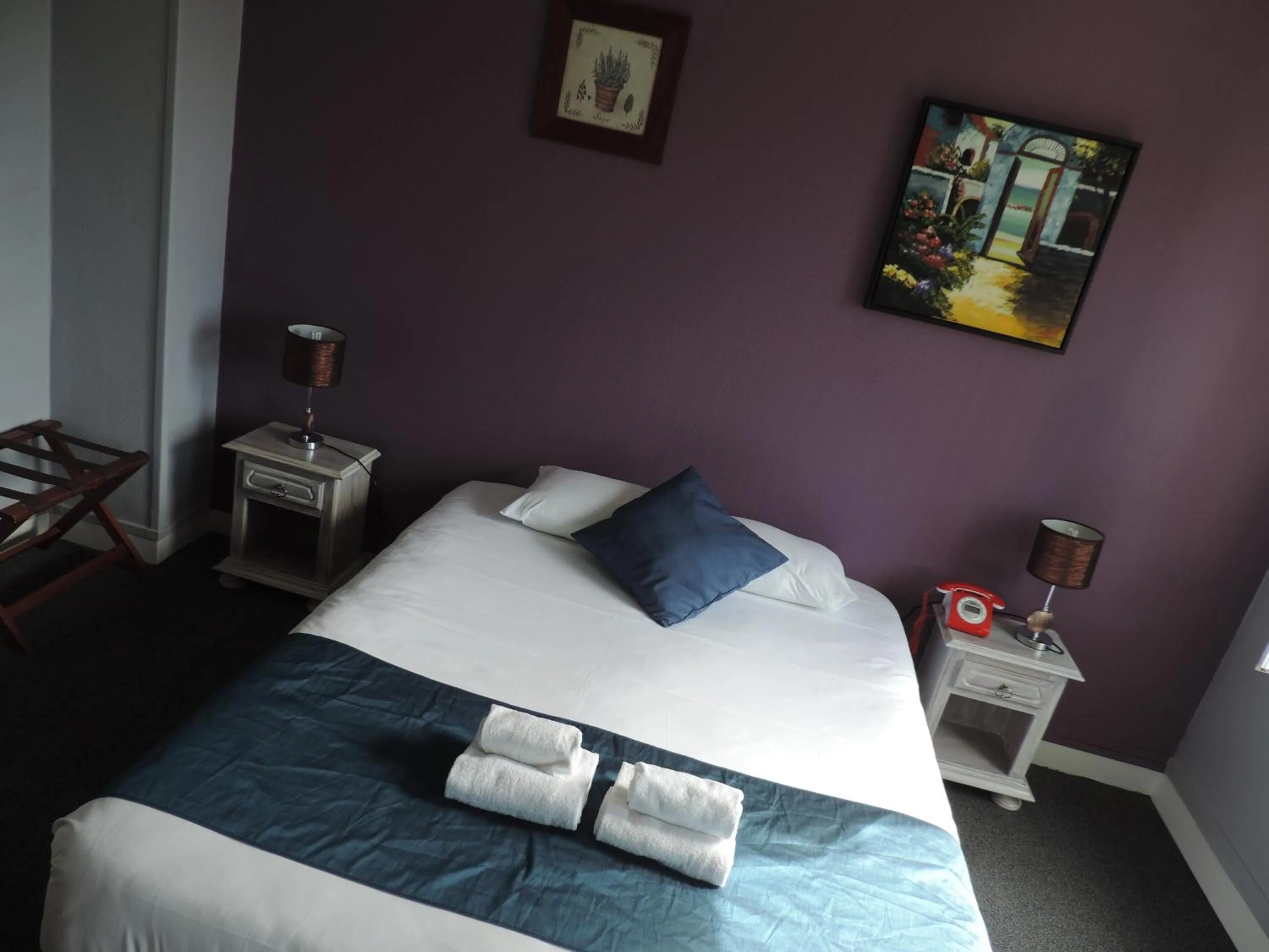 Photo of the whole room, Bed in Hôtel Le Chantilly