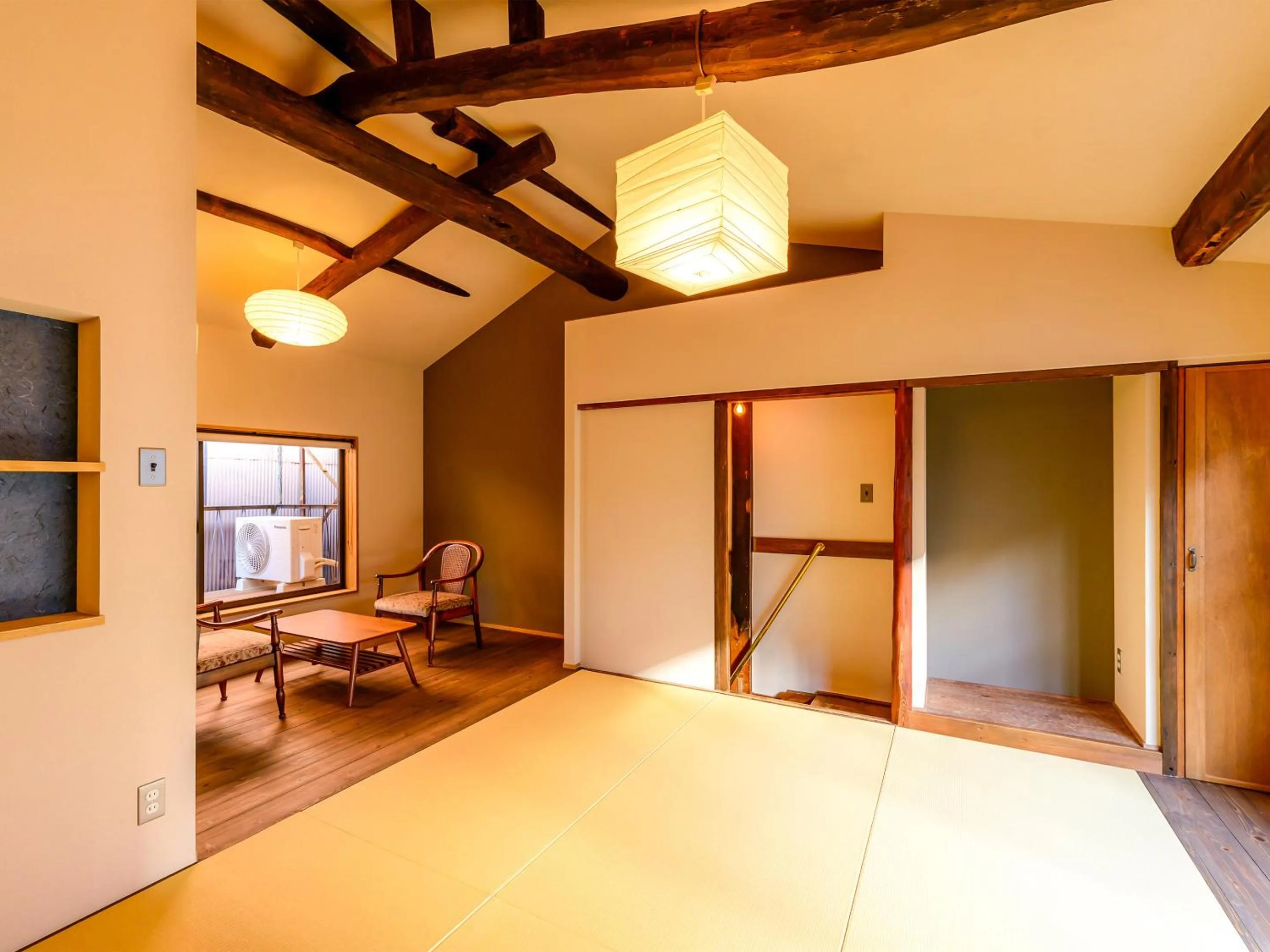 Photo of the whole room, Bed in Koume no Hanare コウメノハナレ