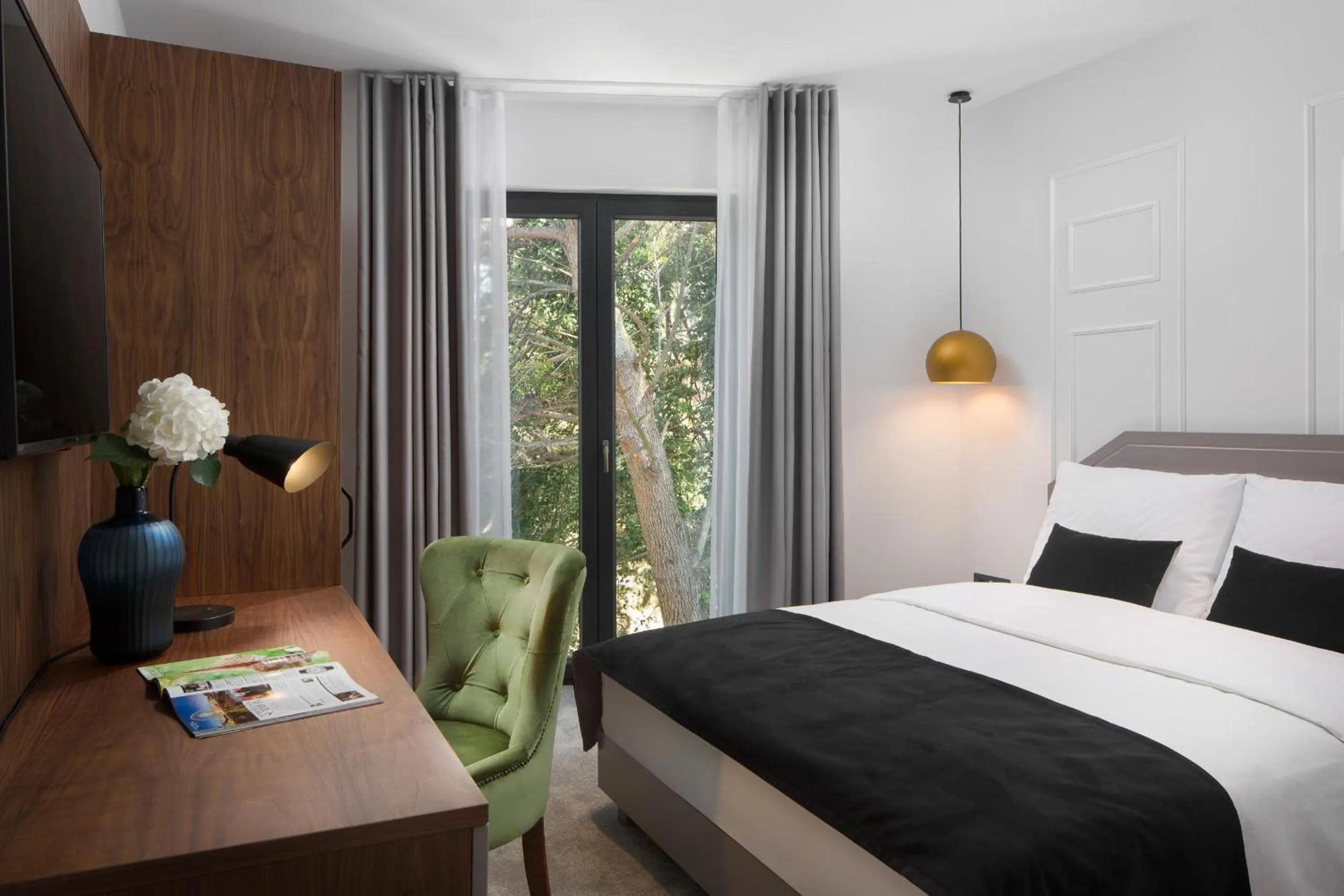 Bedroom in Hotel Delfin