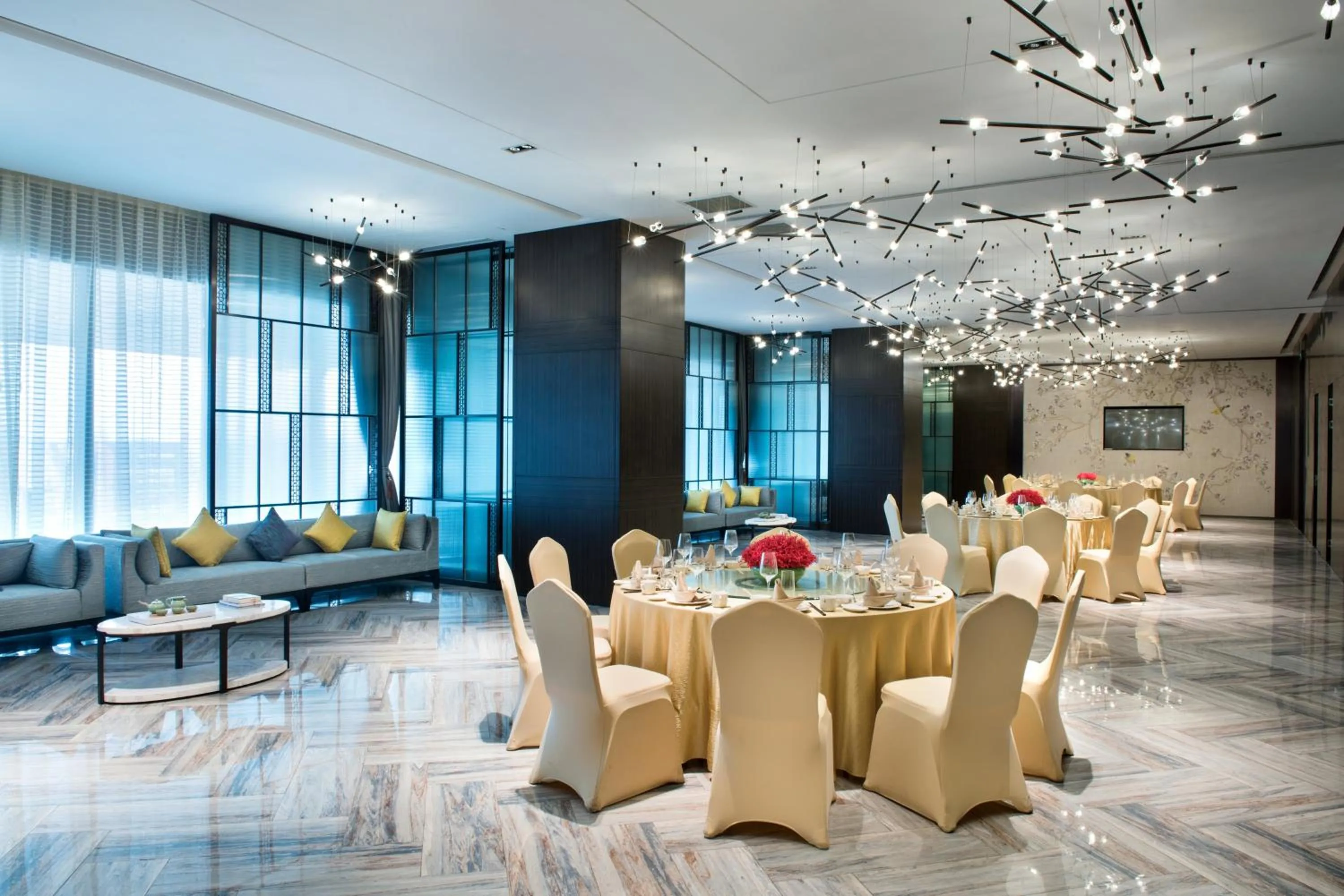 Restaurant/places to eat in Crowne Plaza Baoji City Center by IHG