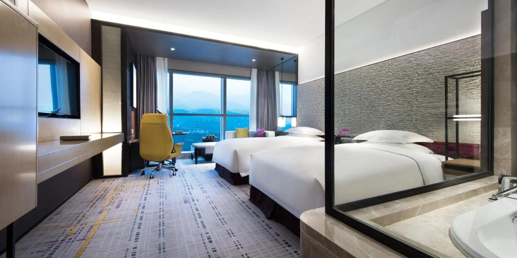 Photo of the whole room, Bed in Crowne Plaza Baoji City Center by IHG