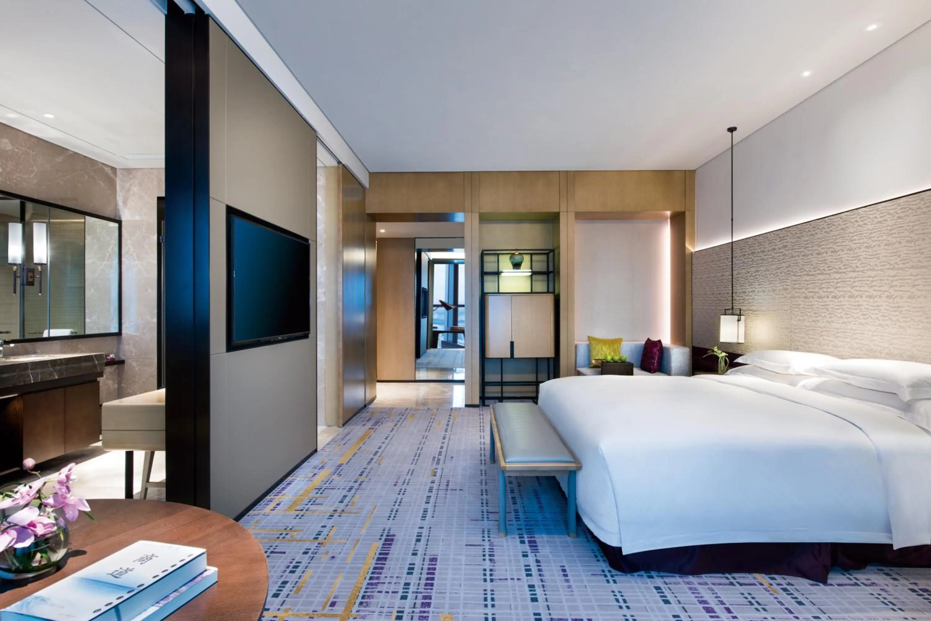 Photo of the whole room, Bed in Crowne Plaza Baoji City Center by IHG