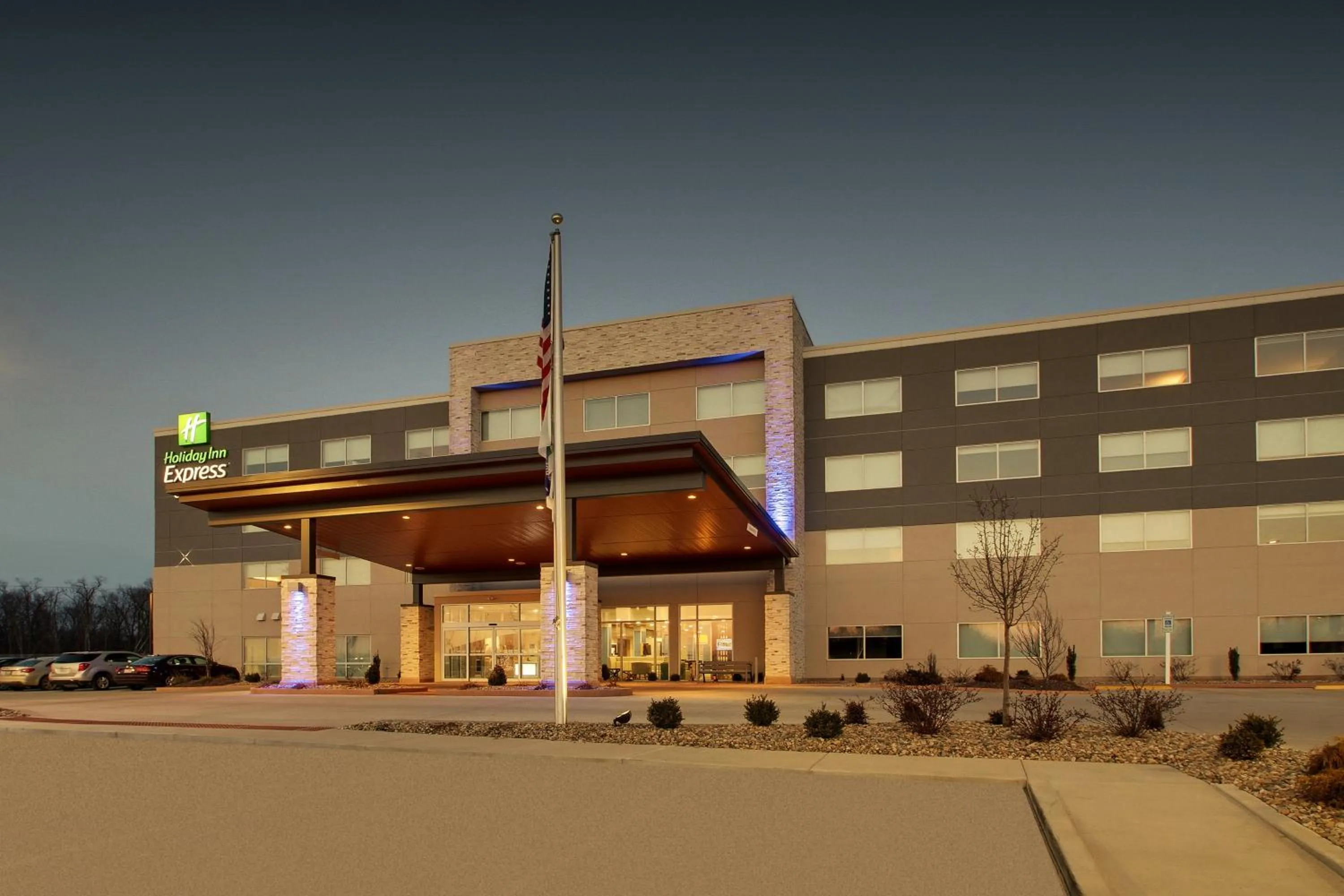 Property building in Holiday Inn Express & Suites - Mount Vernon by IHG