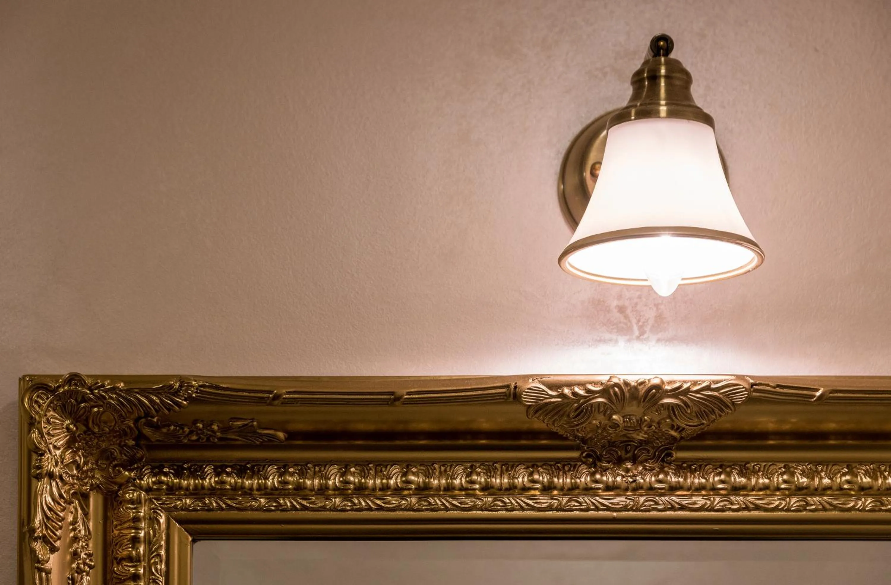 Decorative detail in Jupiter Lux Rooms