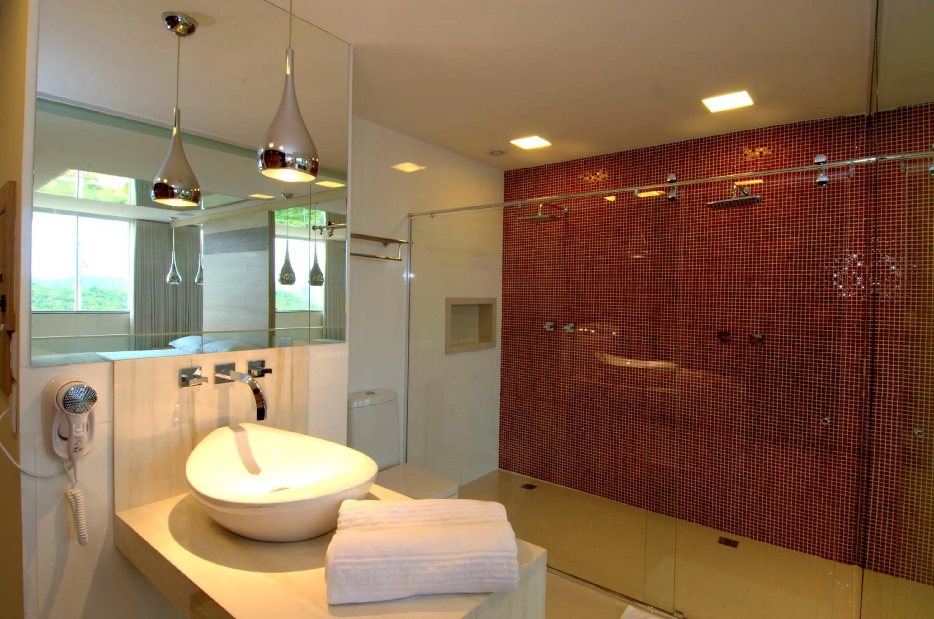 Photo of the whole room in Le Ville