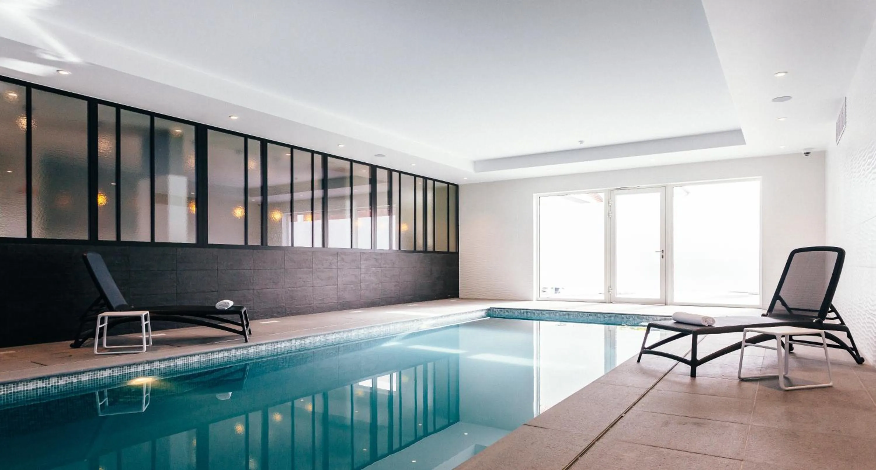 Swimming pool in ibis Styles Nieuwpoort