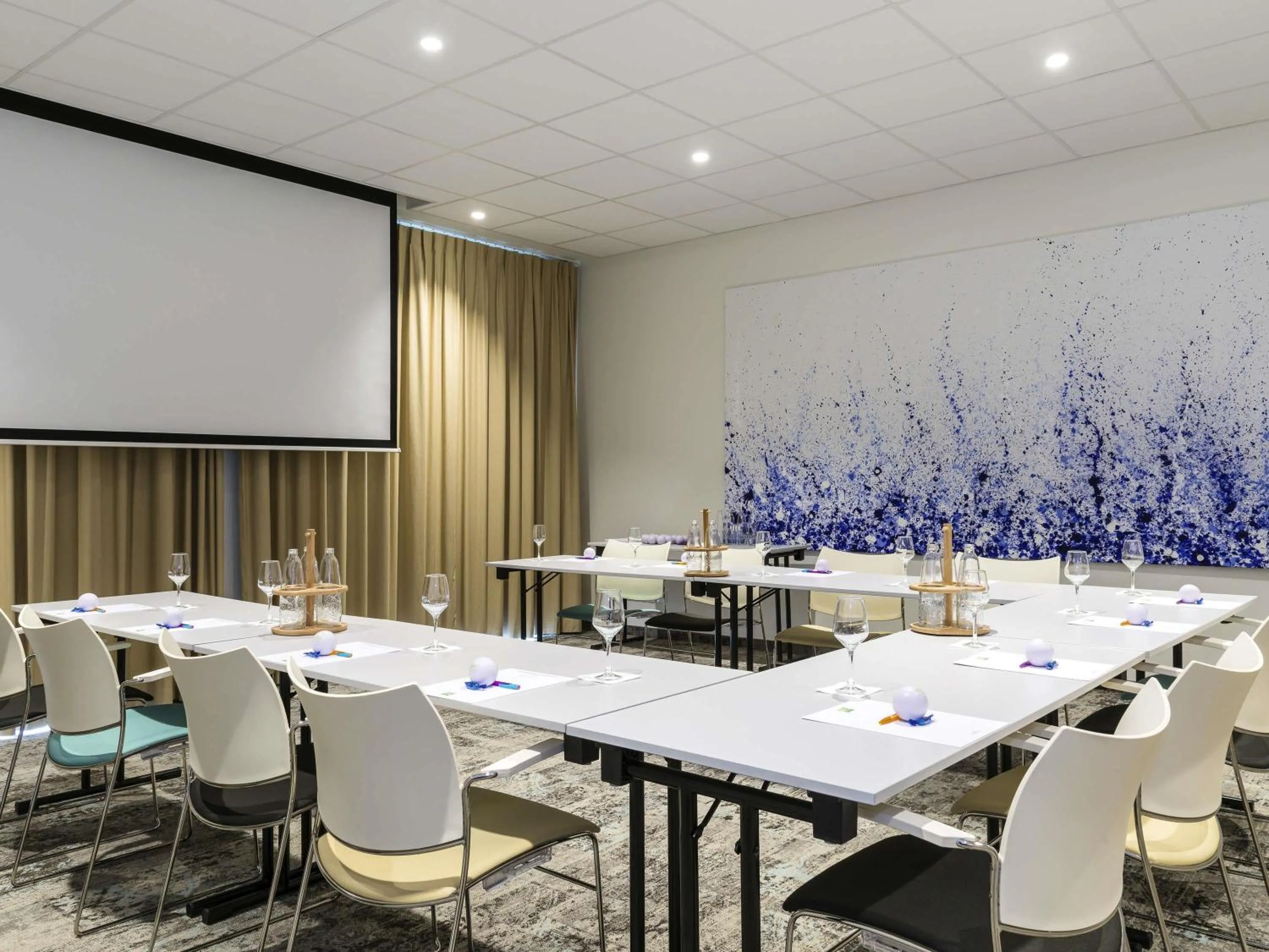 Meeting/conference room in ibis Styles Nieuwpoort