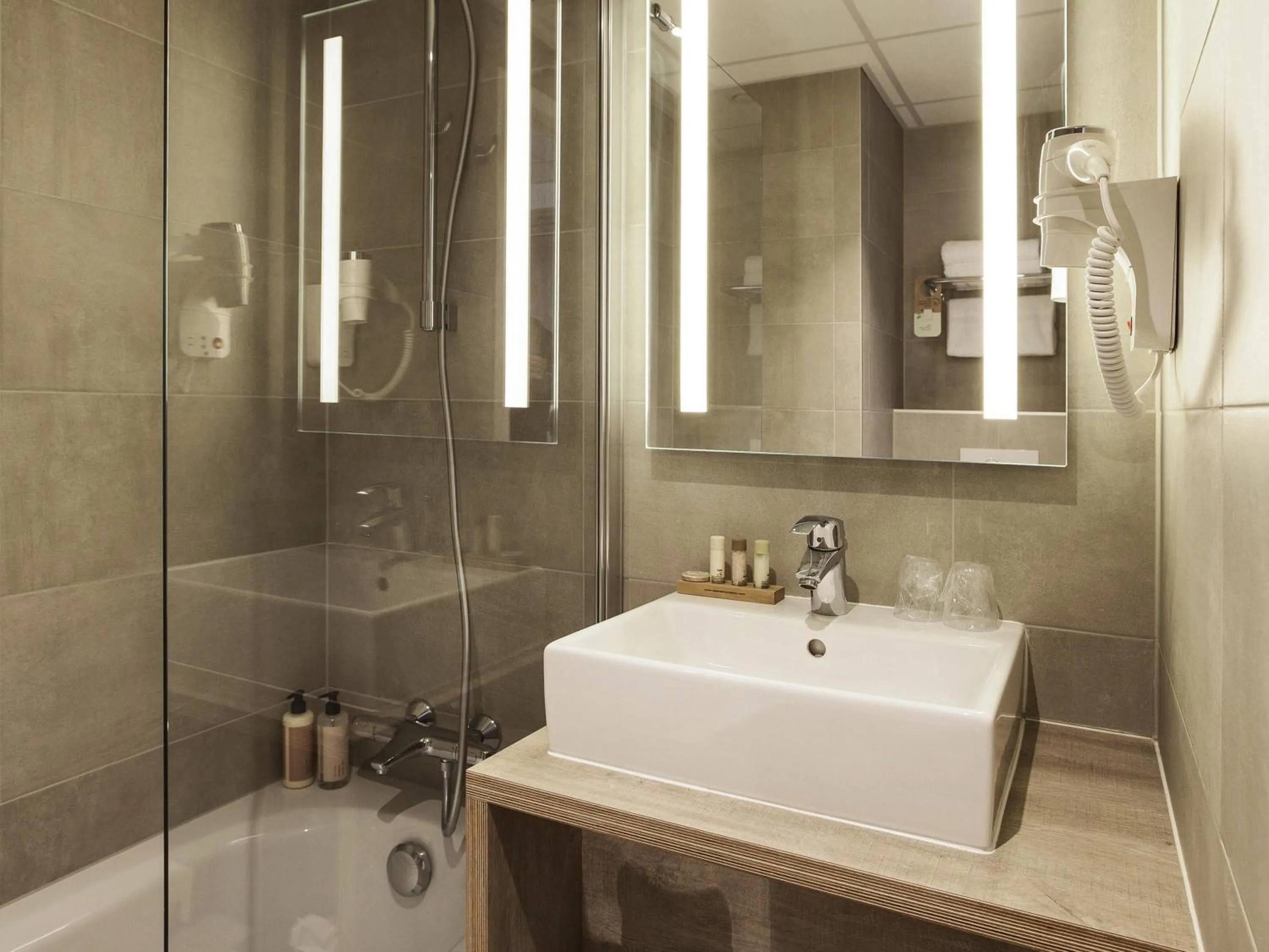 Bedroom in ibis Styles Nieuwpoort