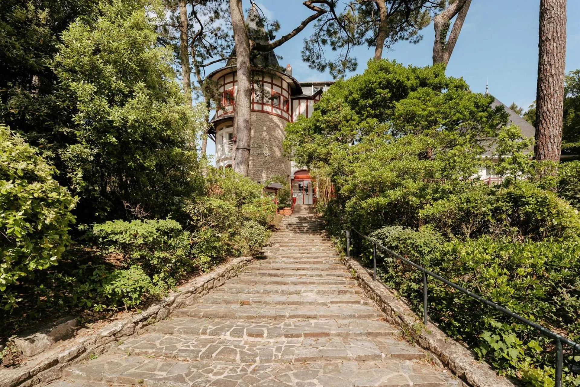 Property building in Hôtel Miléade Les Pléïades La Baule