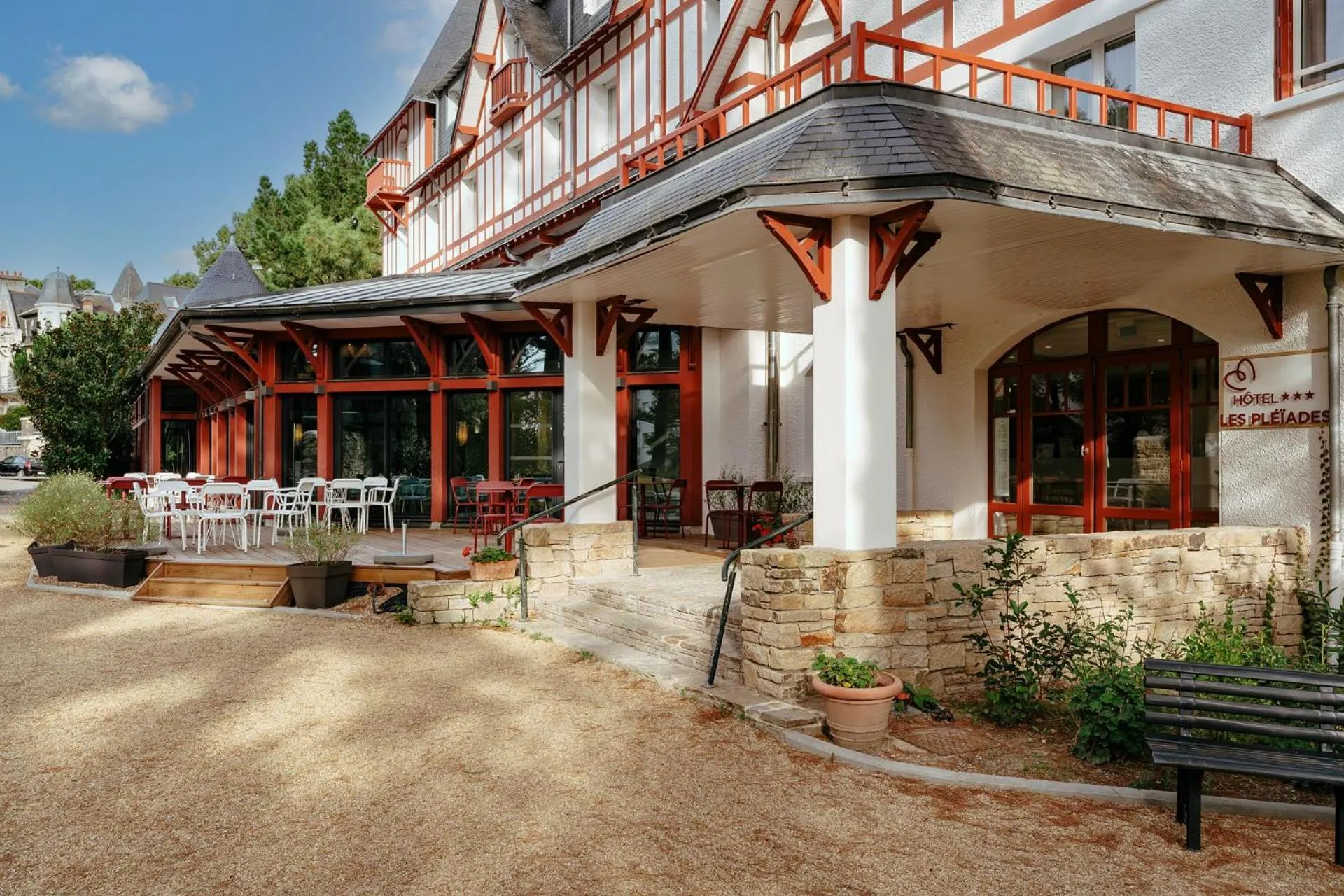 Property building in Hôtel Miléade Les Pléïades La Baule