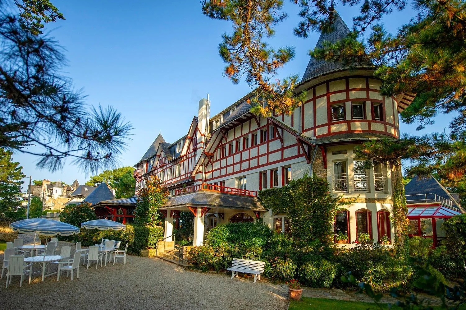 Garden in Hôtel Miléade Les Pléïades La Baule