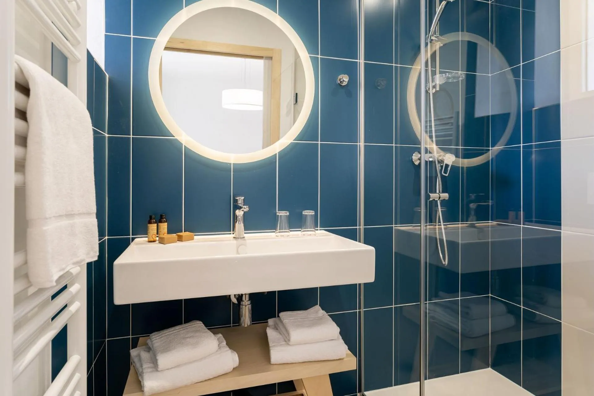 Shower in Hôtel Miléade Les Pléïades La Baule