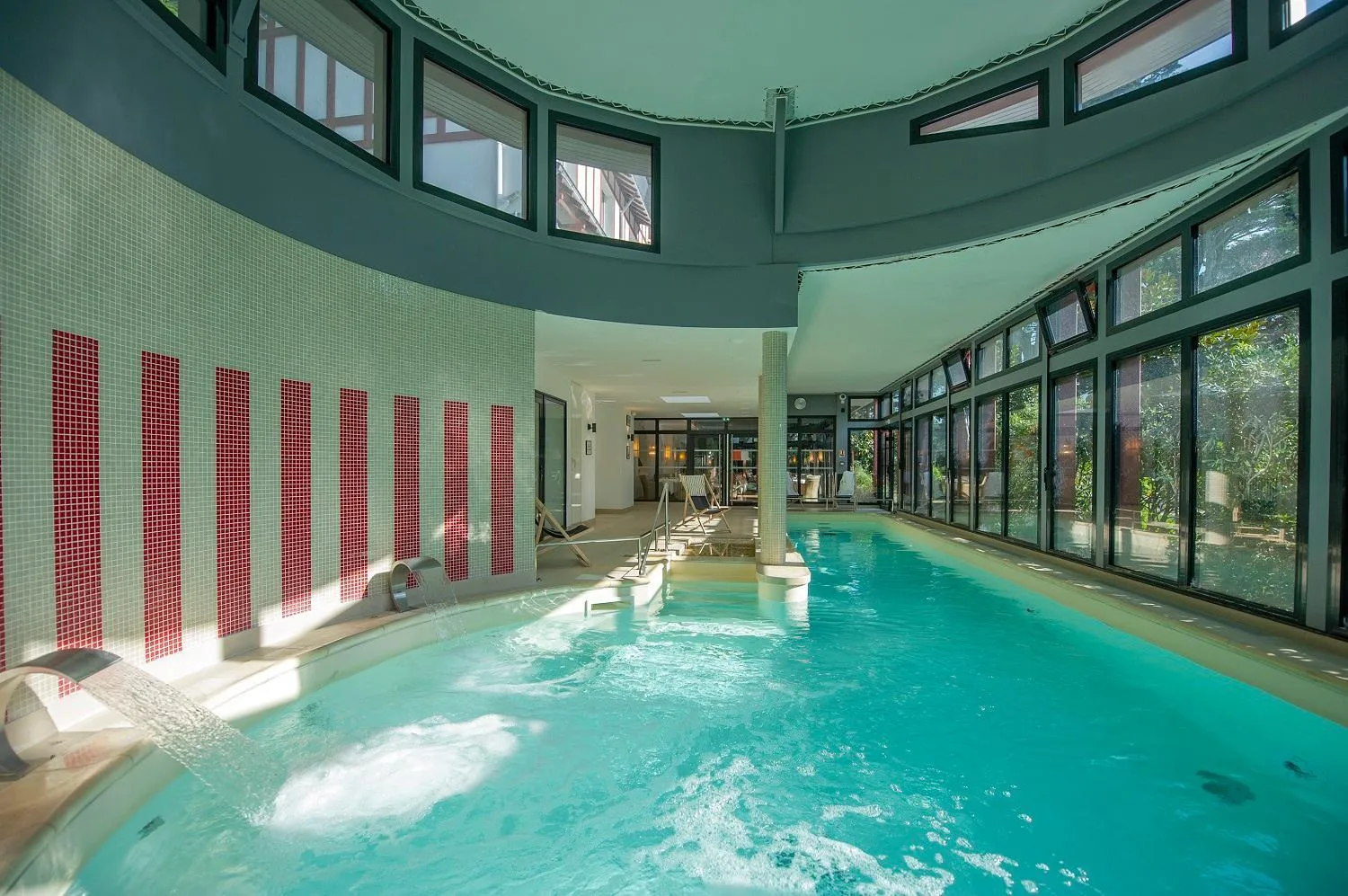 Swimming pool in Hôtel Miléade Les Pléïades La Baule