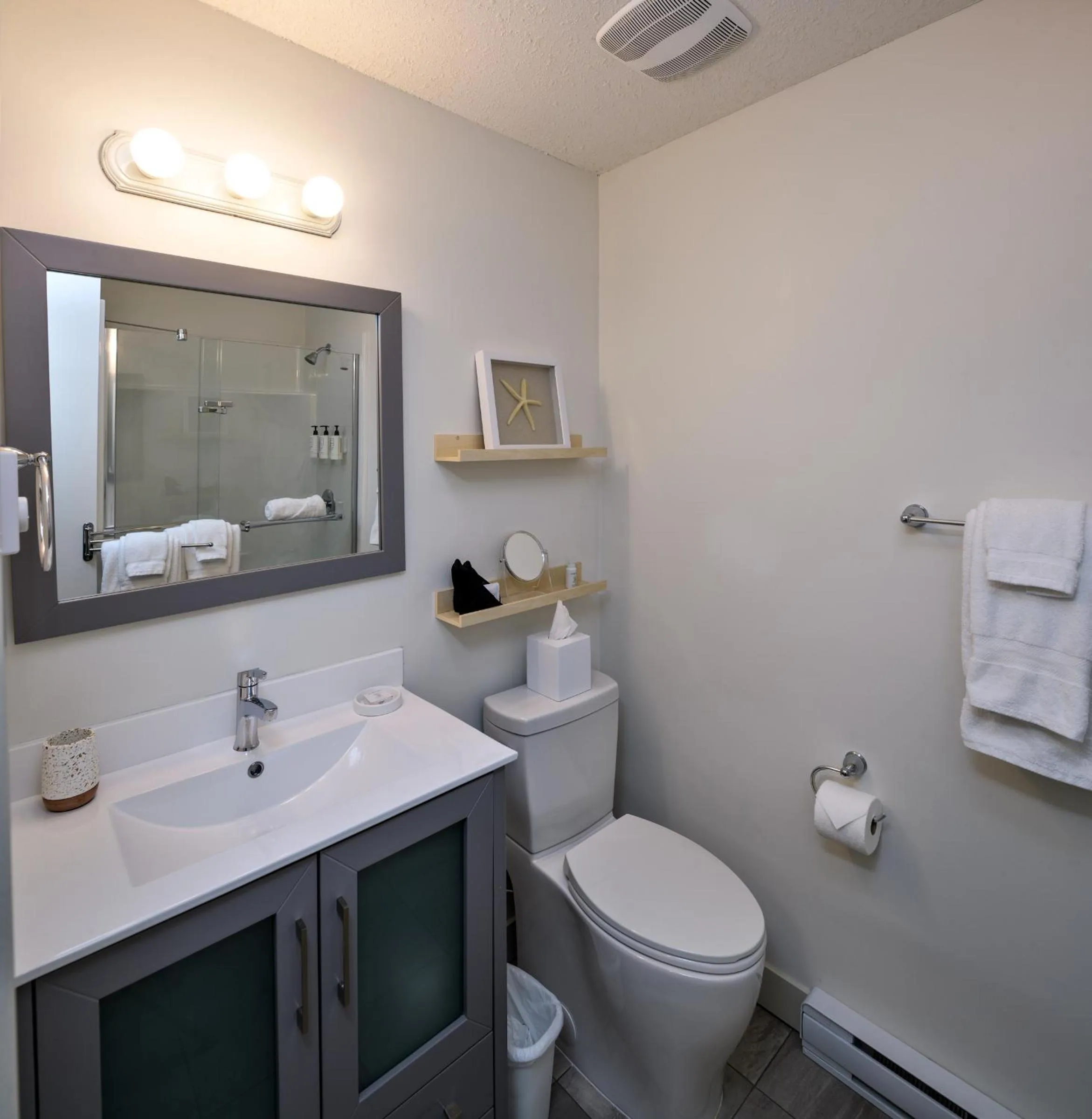 Bathroom in Lakeside Villa & Nordic Spa