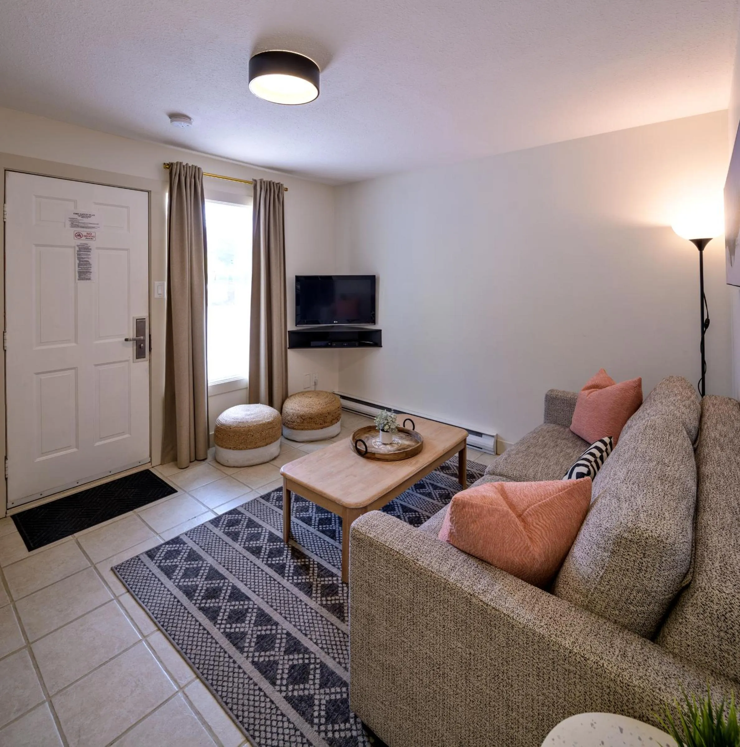 TV and multimedia in Lakeside Villa & Nordic Spa