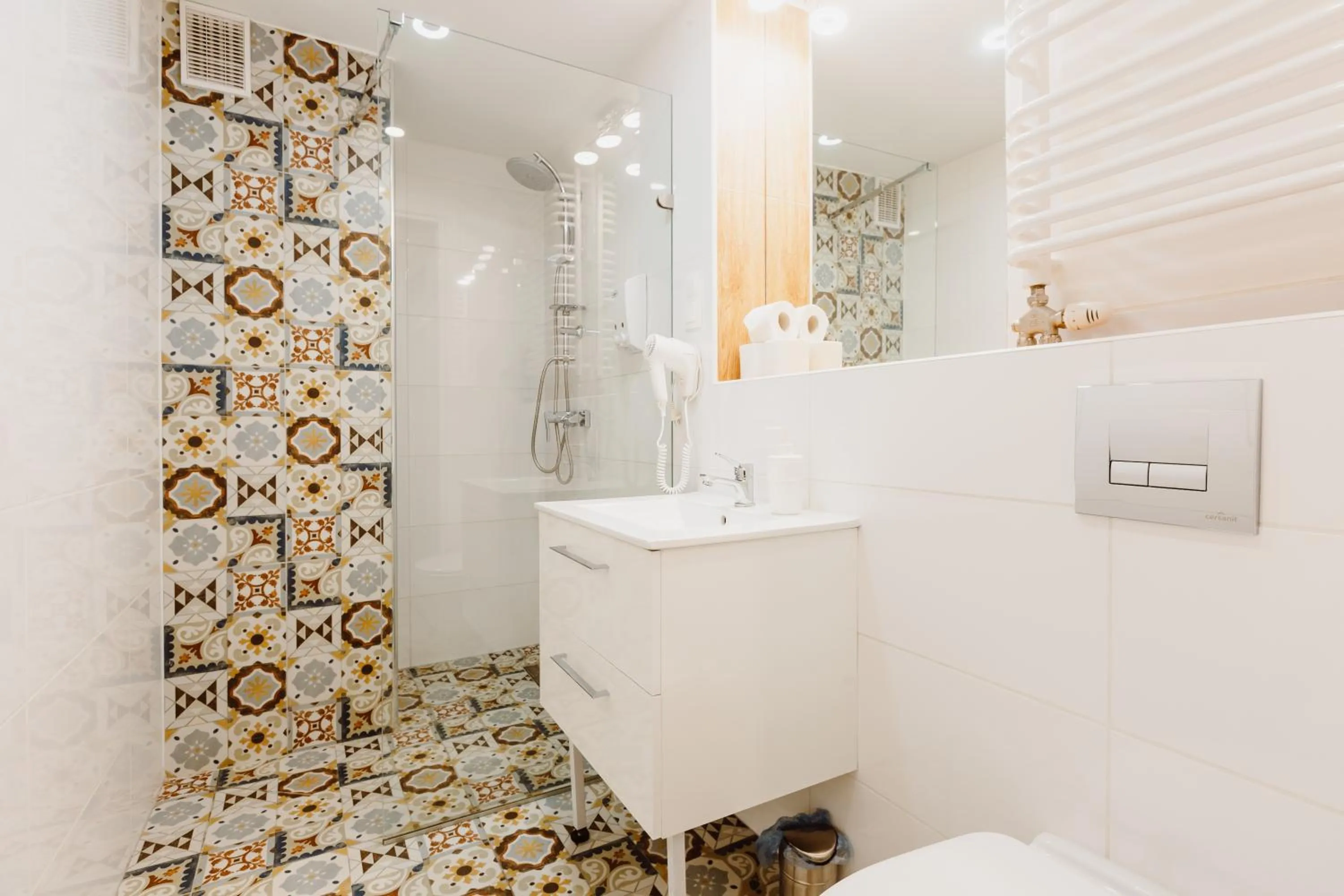 Shower in Z14 Boutique Residence - Krakow Old Town