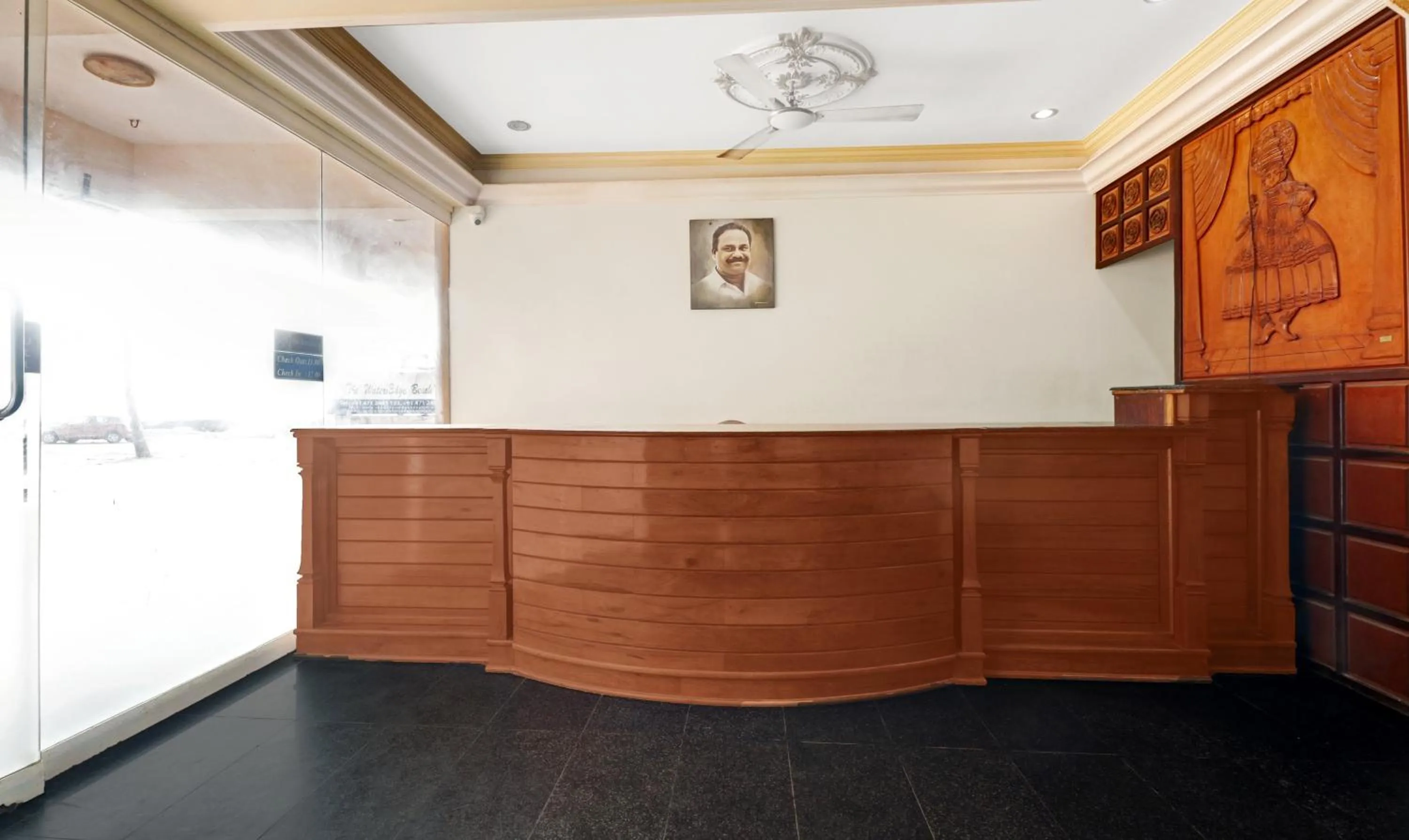 Lobby or reception in Itsy Hotels The Waters Edge Beach Resort