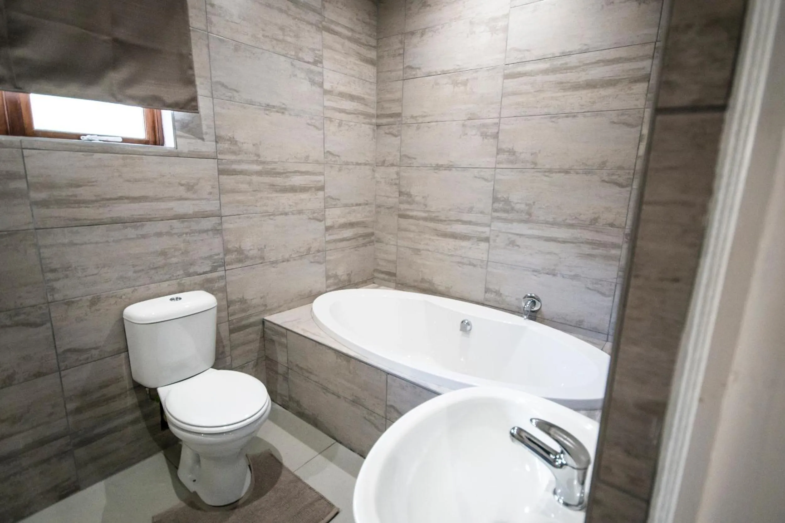 Bathroom in The Royal Guest House