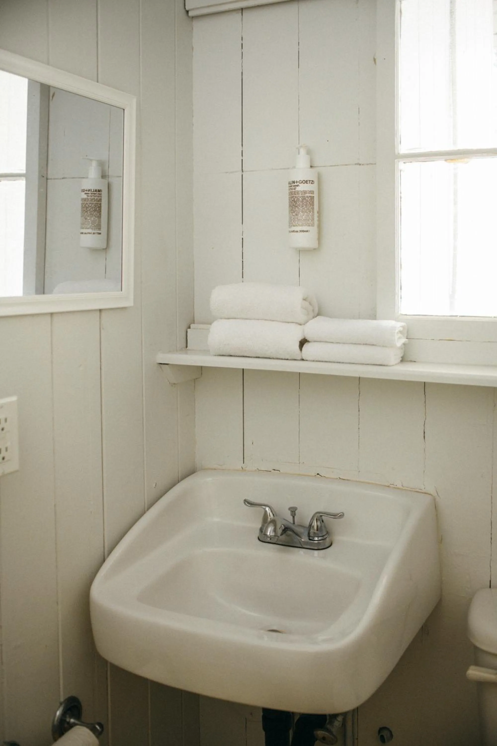 Bathroom in Johnson's Beach Cabins and Campground