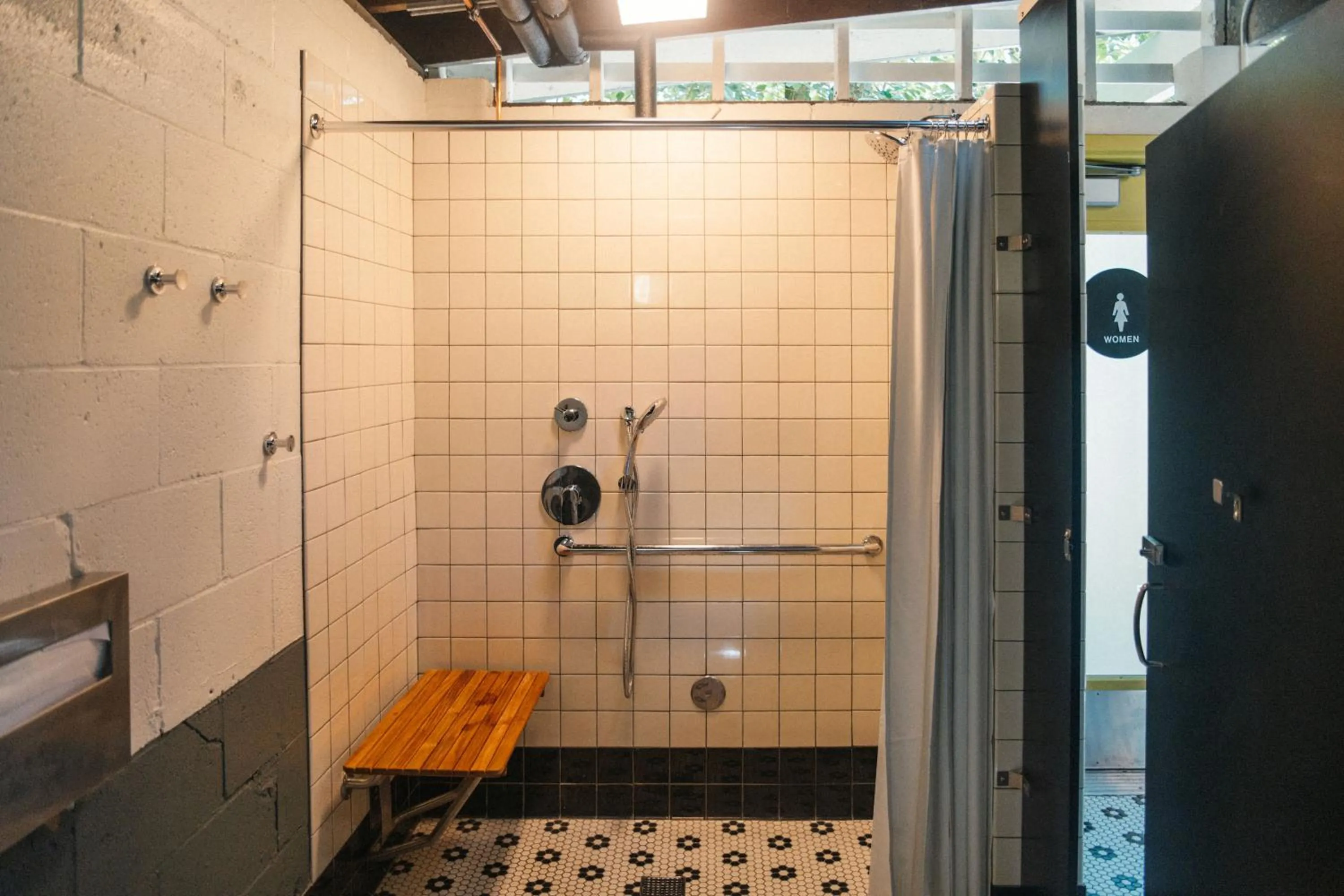Public Bath in Johnson's Beach Cabins and Campground