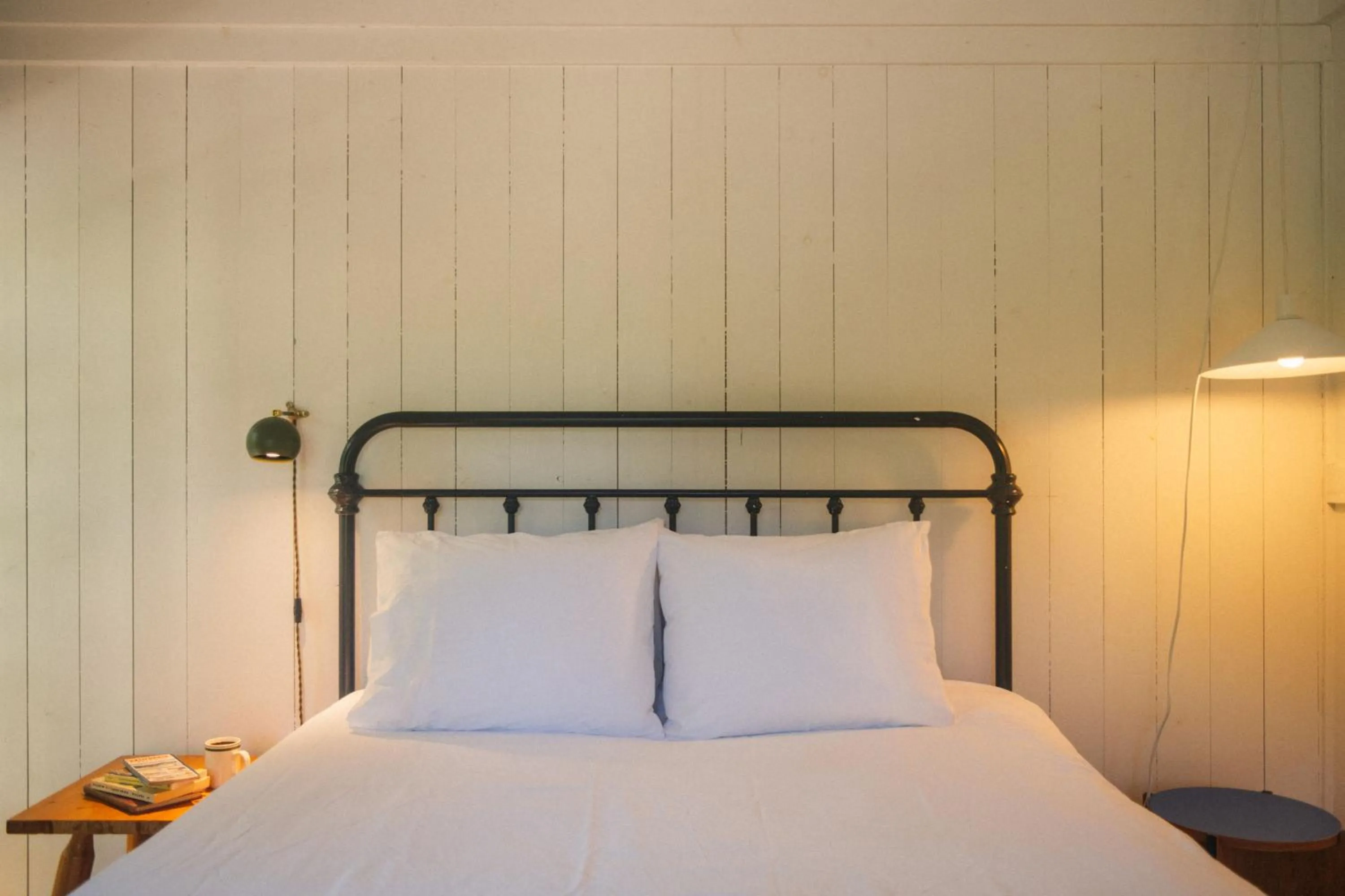 Bed in Johnson's Beach Cabins and Campground