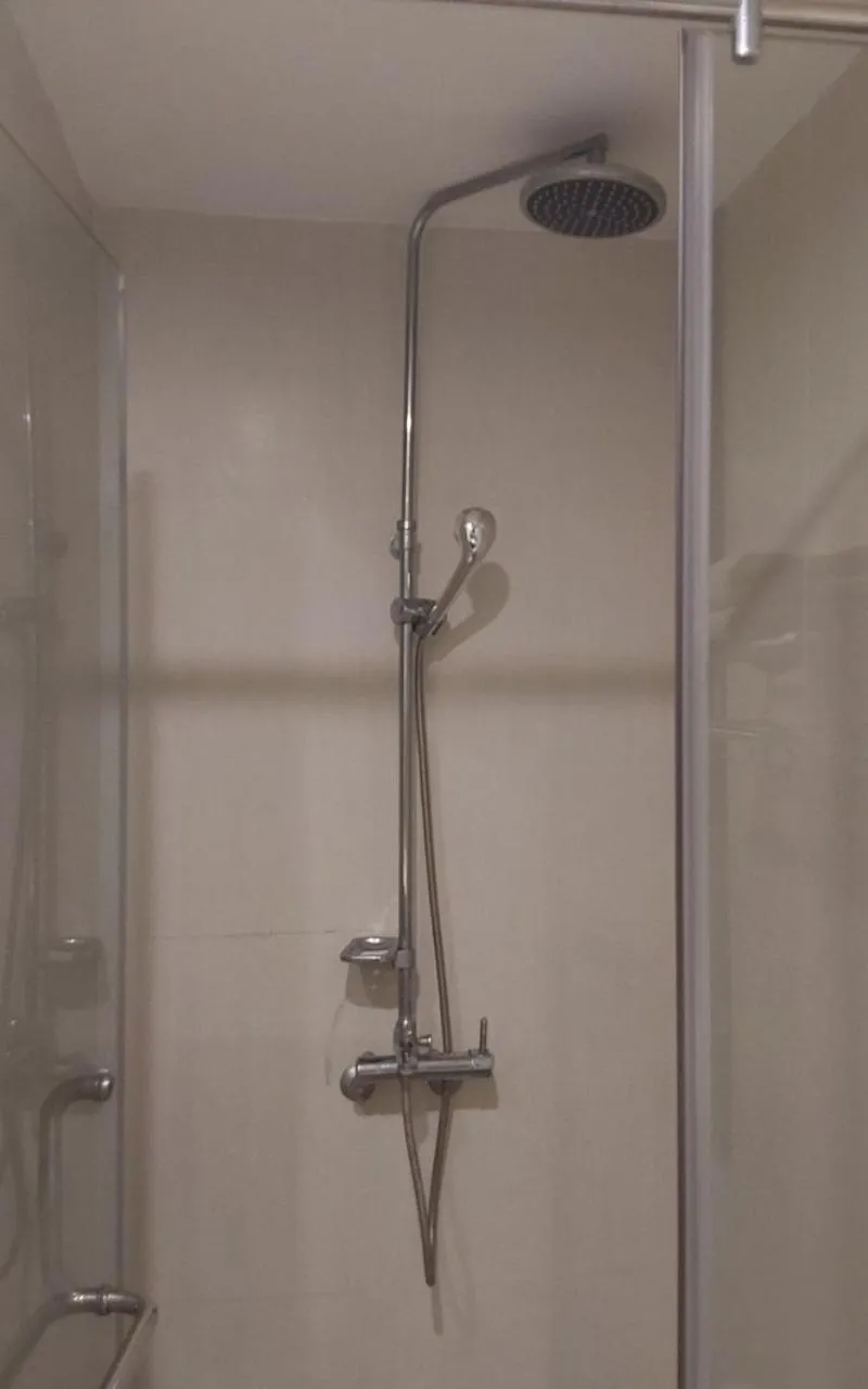 Quiet Hoang Quoc Viet Hotel & apartment