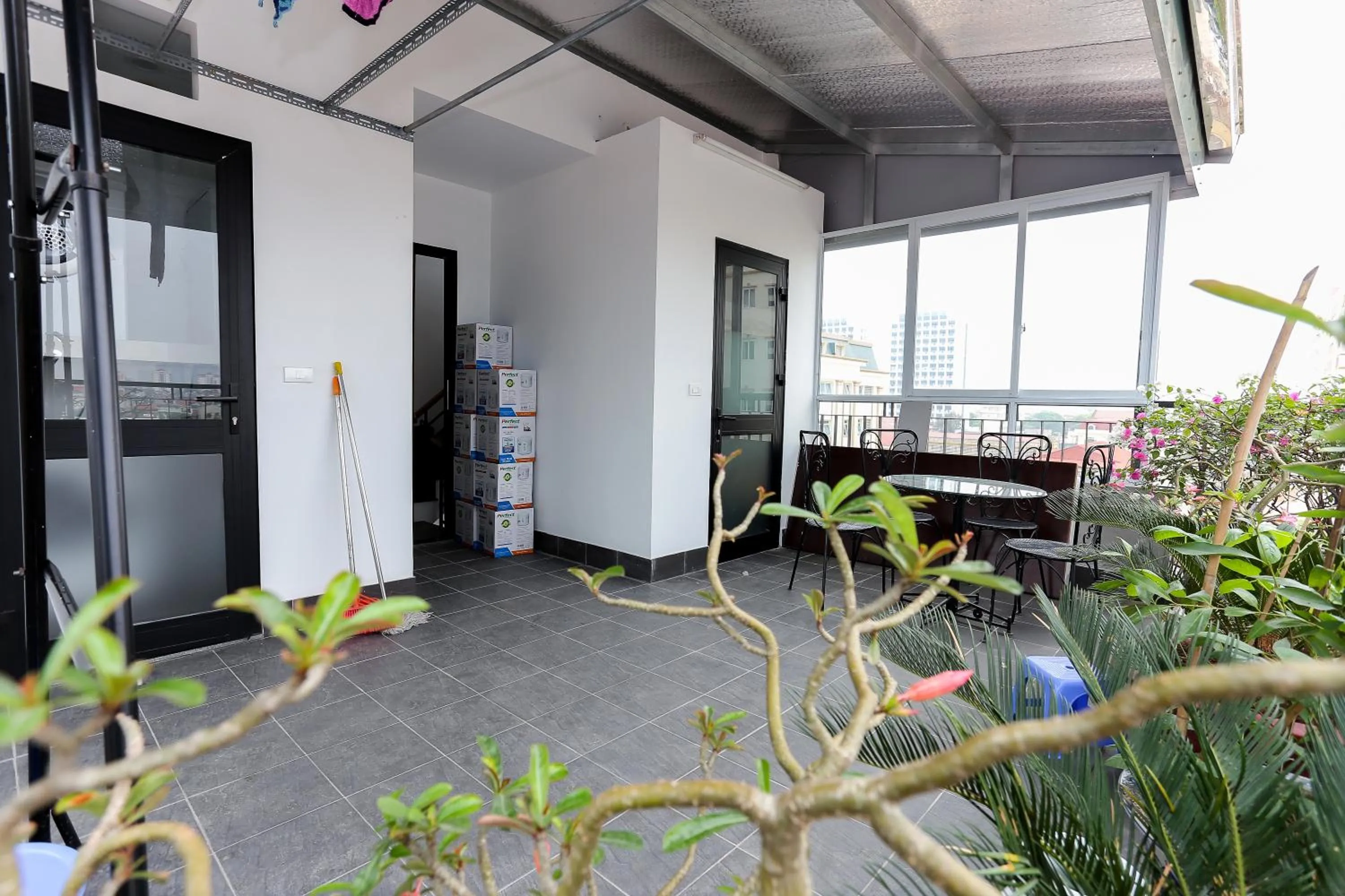 Balcony/Terrace in Quiet Hoang Quoc Viet Hotel & apartment