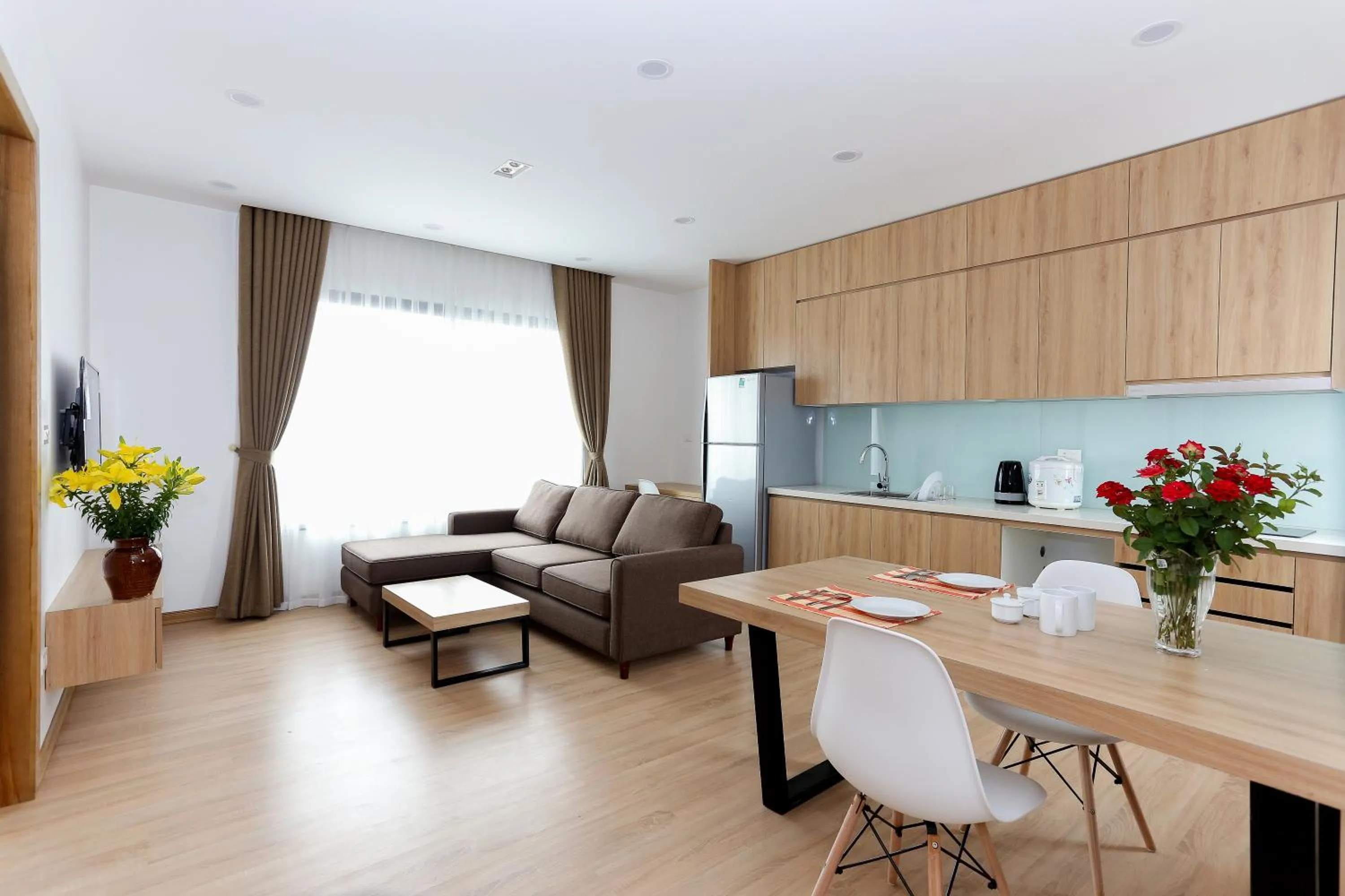 TV and multimedia in Quiet Hoang Quoc Viet Hotel & apartment