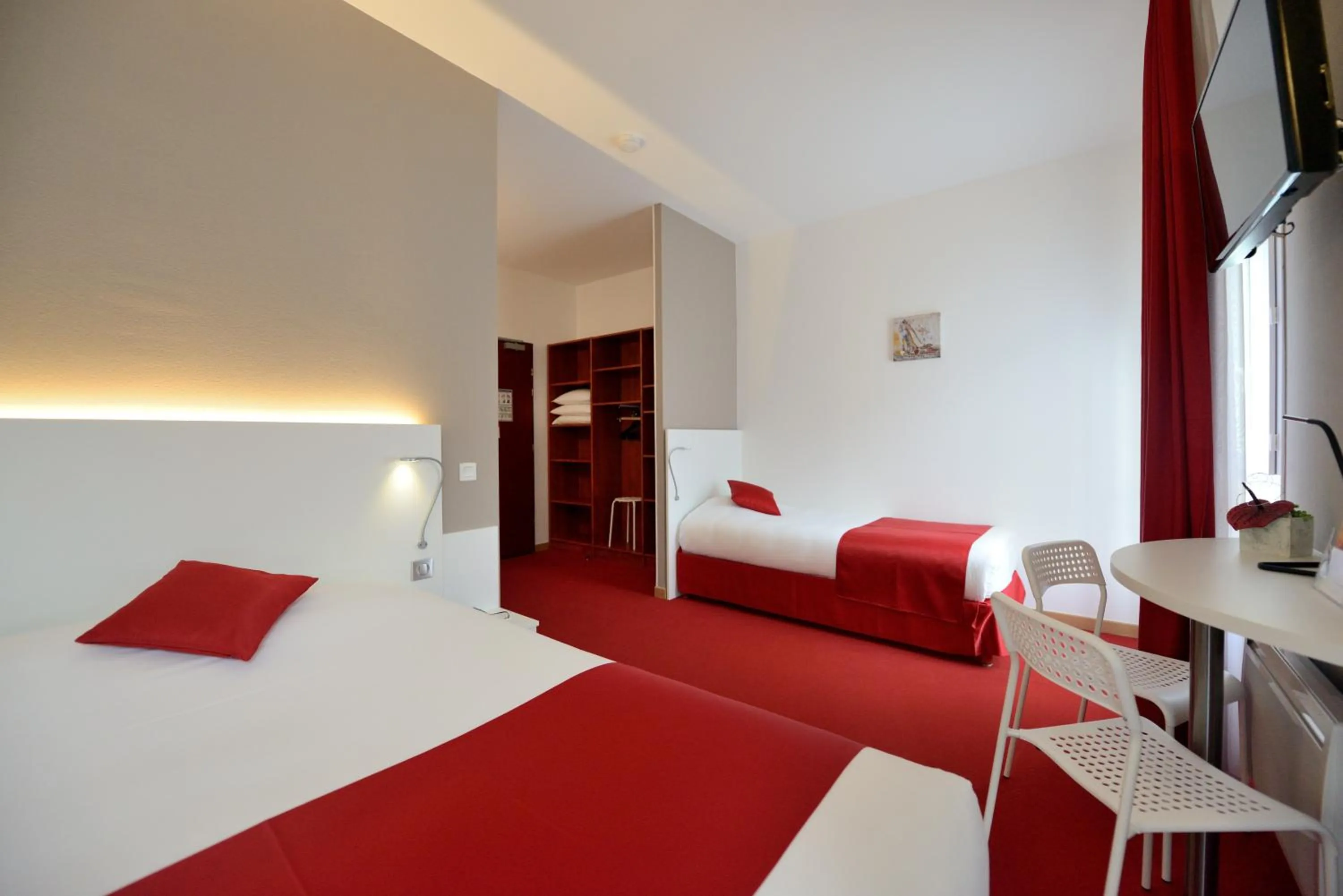 Photo of the whole room in The Originals City, Hotel Loval, Brest (Inter-Hotel)