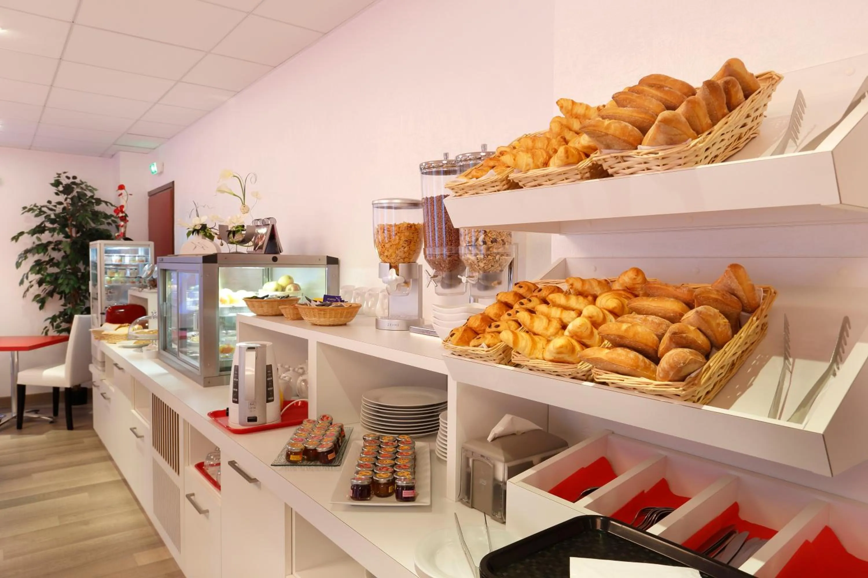 Food and drinks, Food in The Originals City, Hotel Loval, Brest (Inter-Hotel)