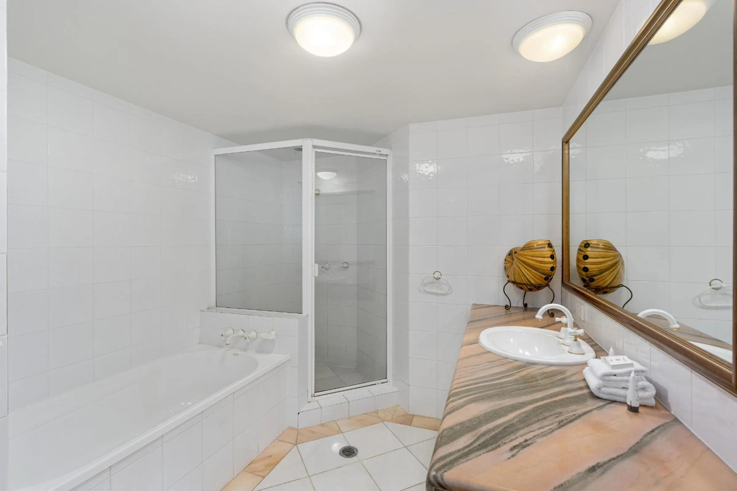 Shower in Moroccan Resort - HR Surfers Paradise