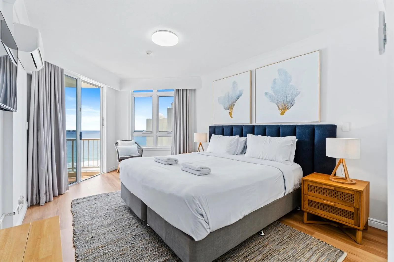 Bedroom, Bed in Moroccan Resort - HR Surfers Paradise