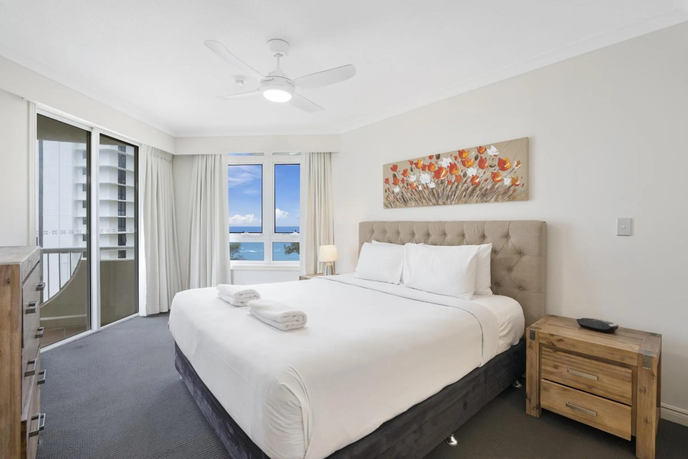 Bedroom, Bed in Moroccan Resort - HR Surfers Paradise