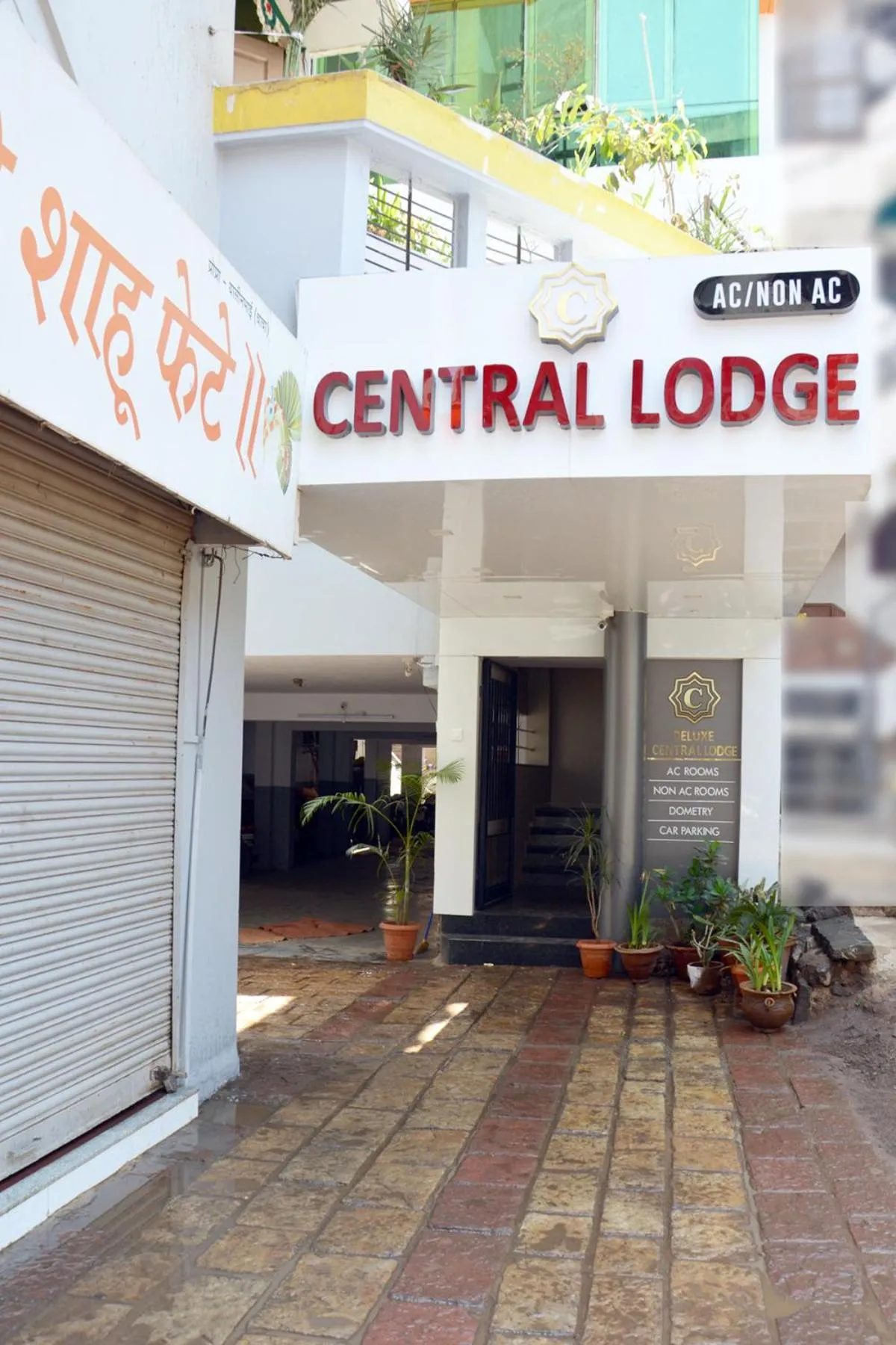 Property building in Central Inn, Kolhapur