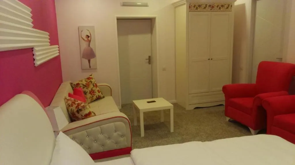 Bed in Hotel Lilo near Airport