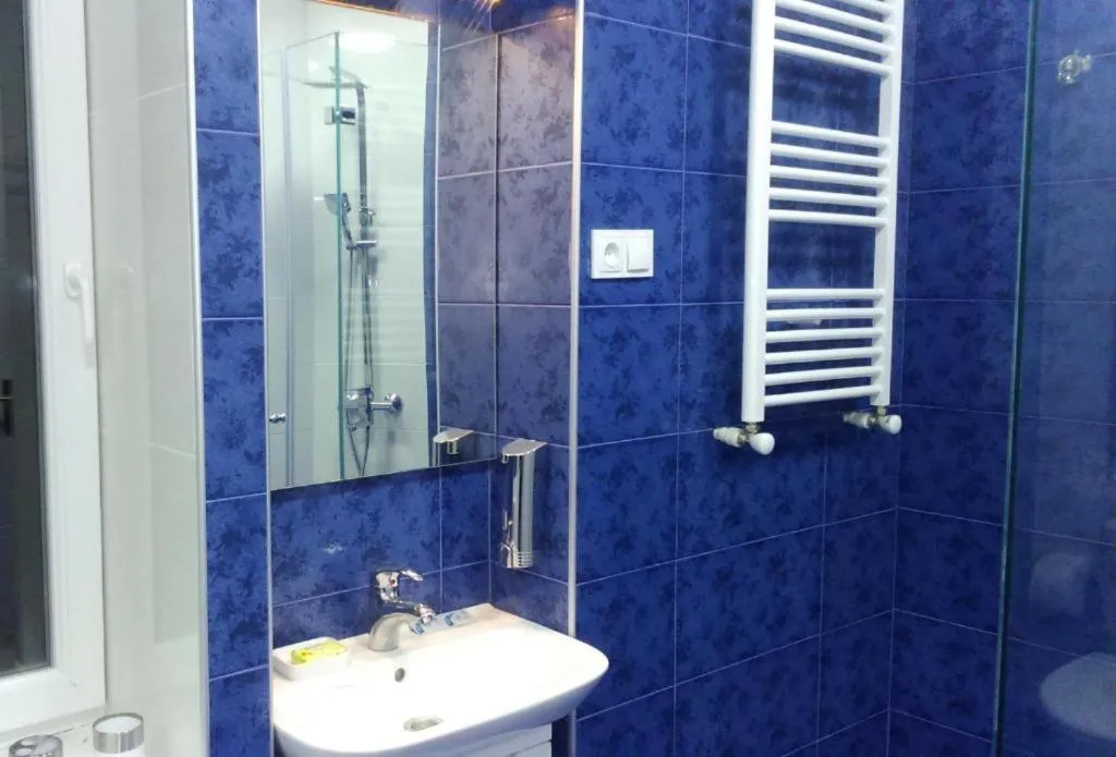 Hotel Lilo near Airport